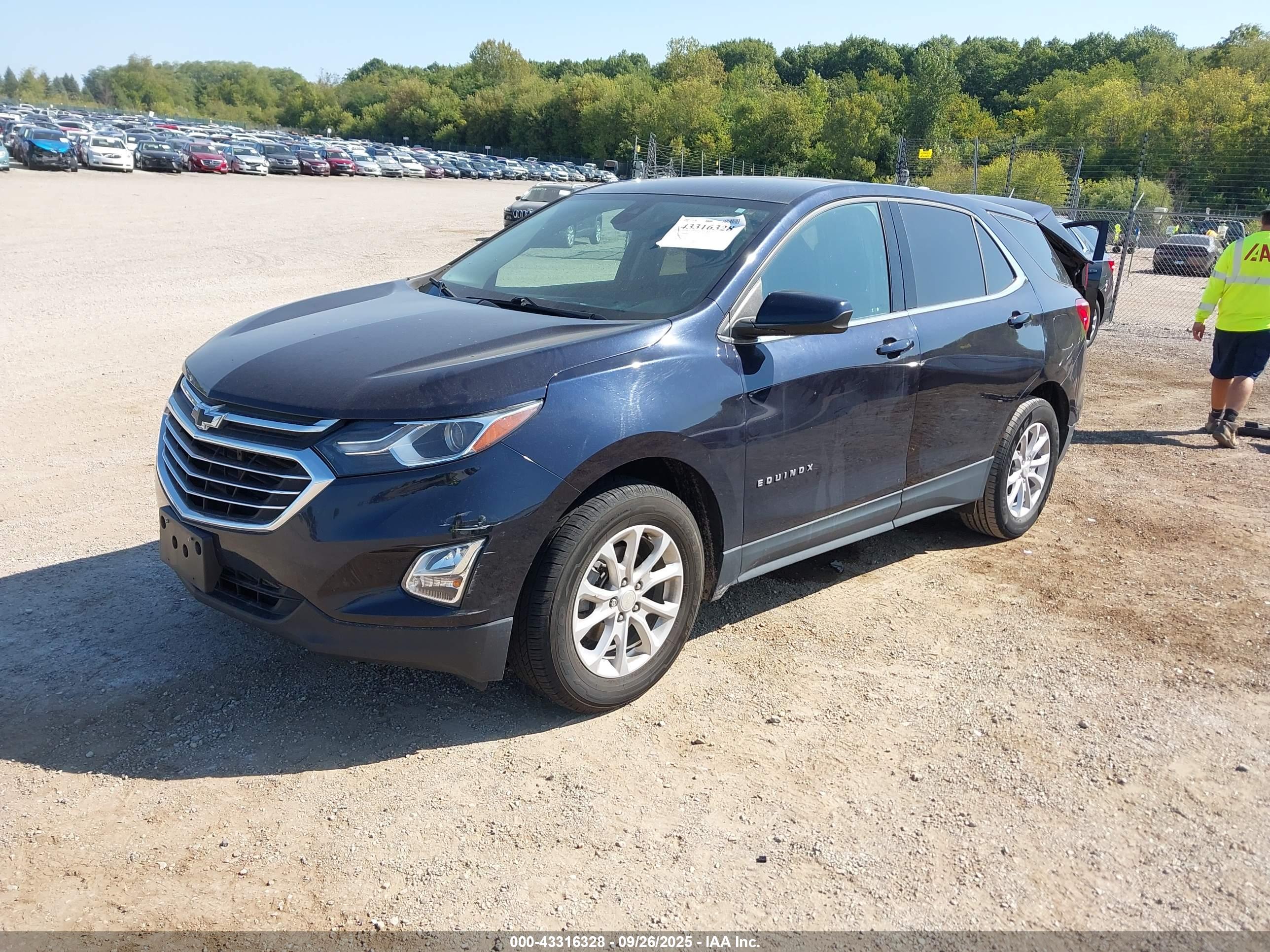 CHEVROLET EQUINOX image 2
