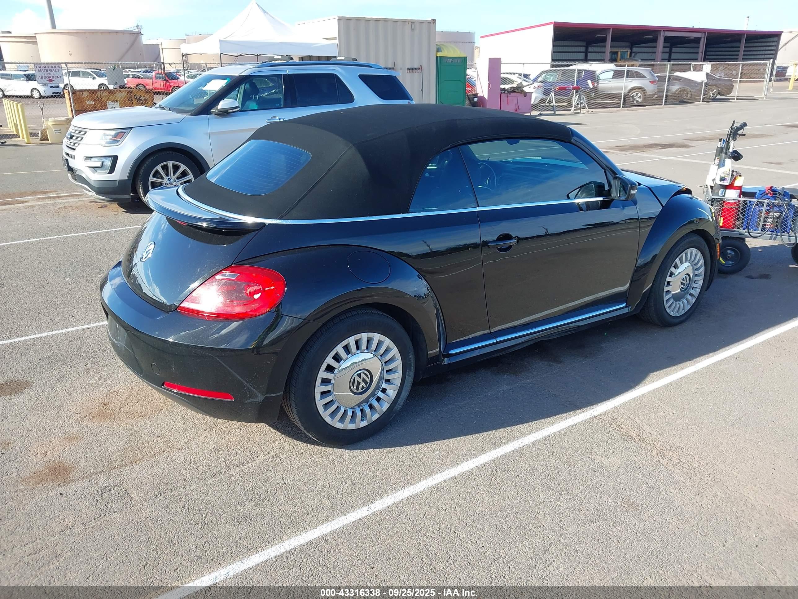 VOLKSWAGEN BEETLE image 4