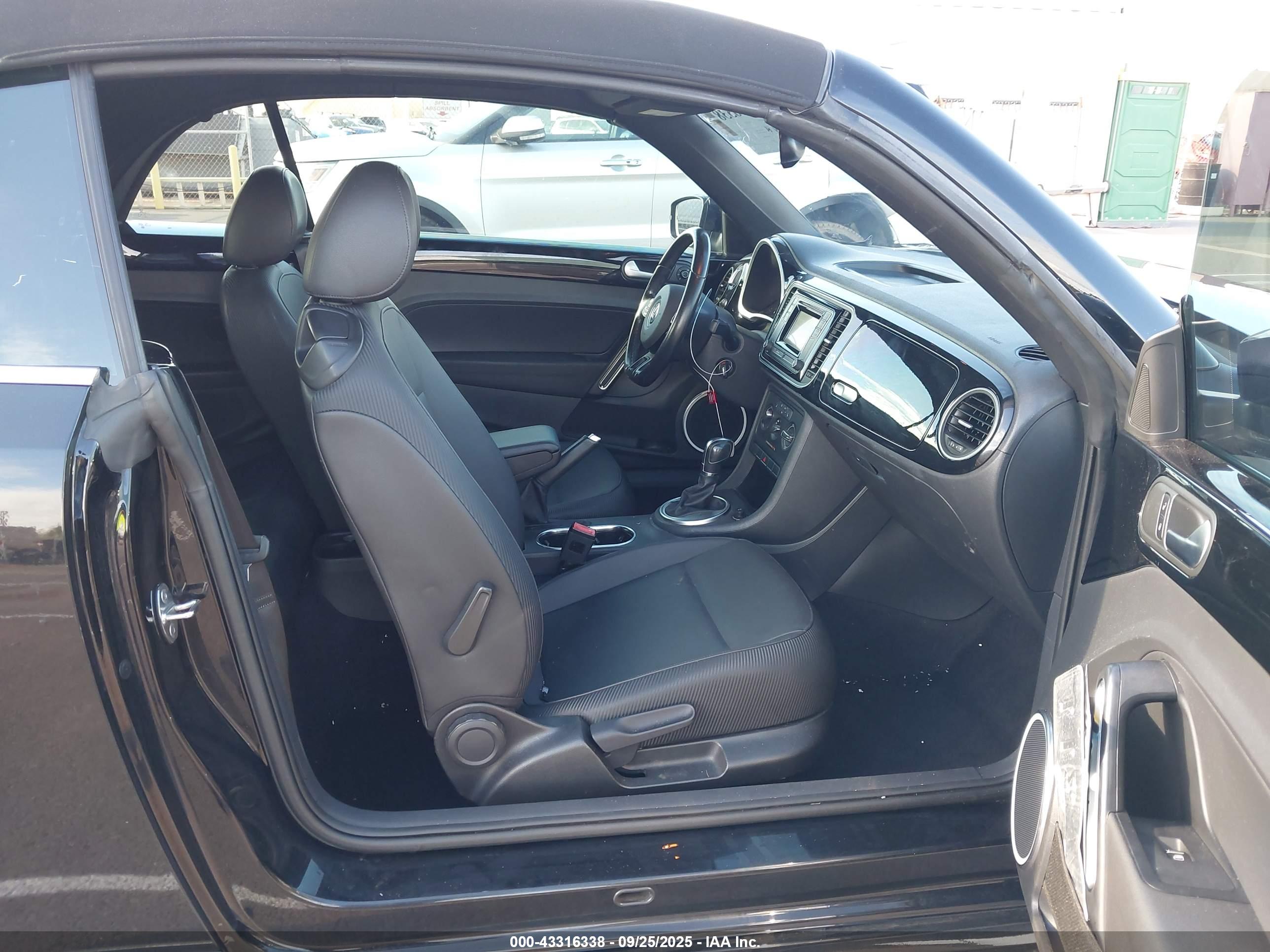VOLKSWAGEN BEETLE image 5