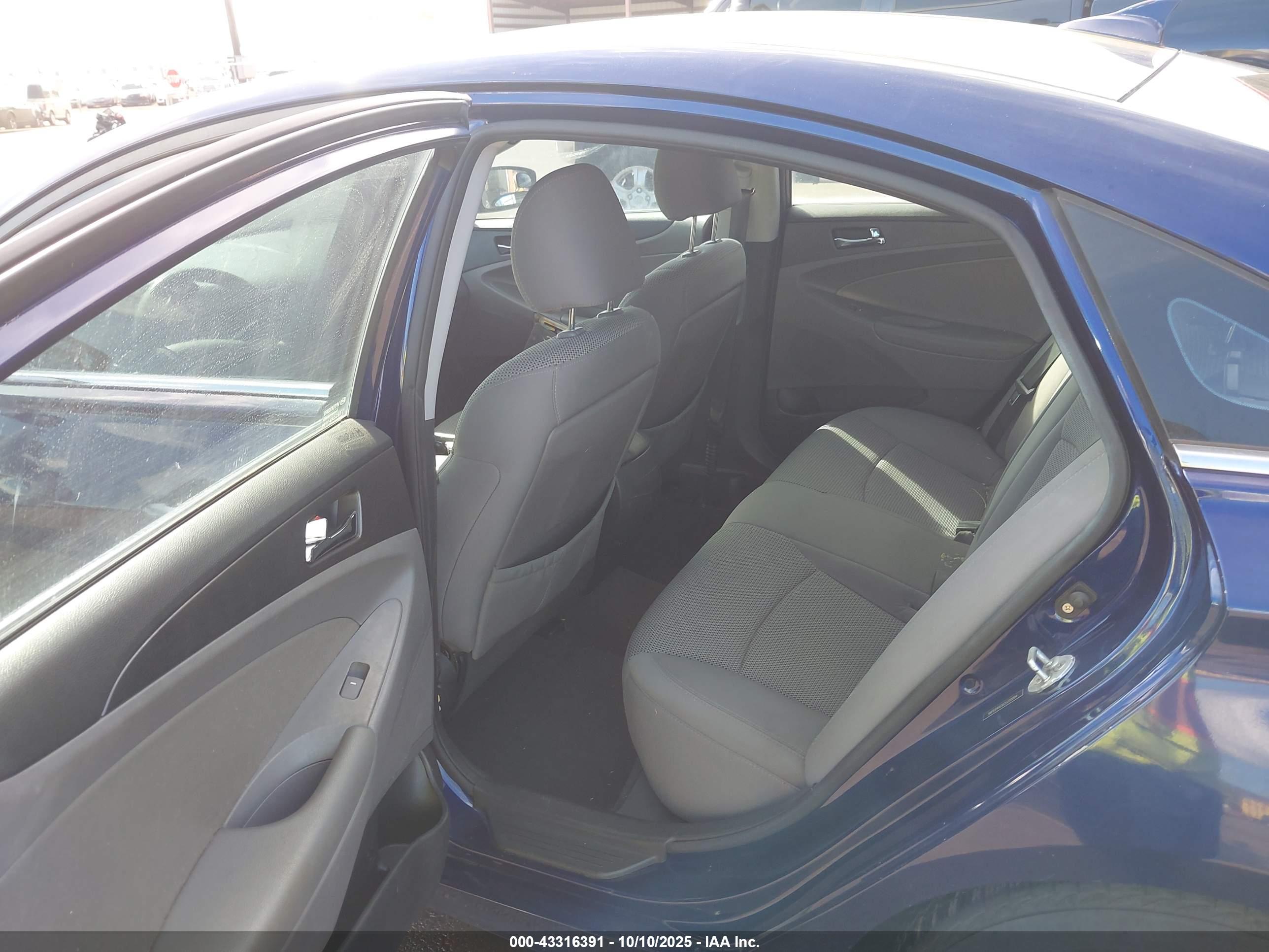 HYUNDAI SONATA image 8