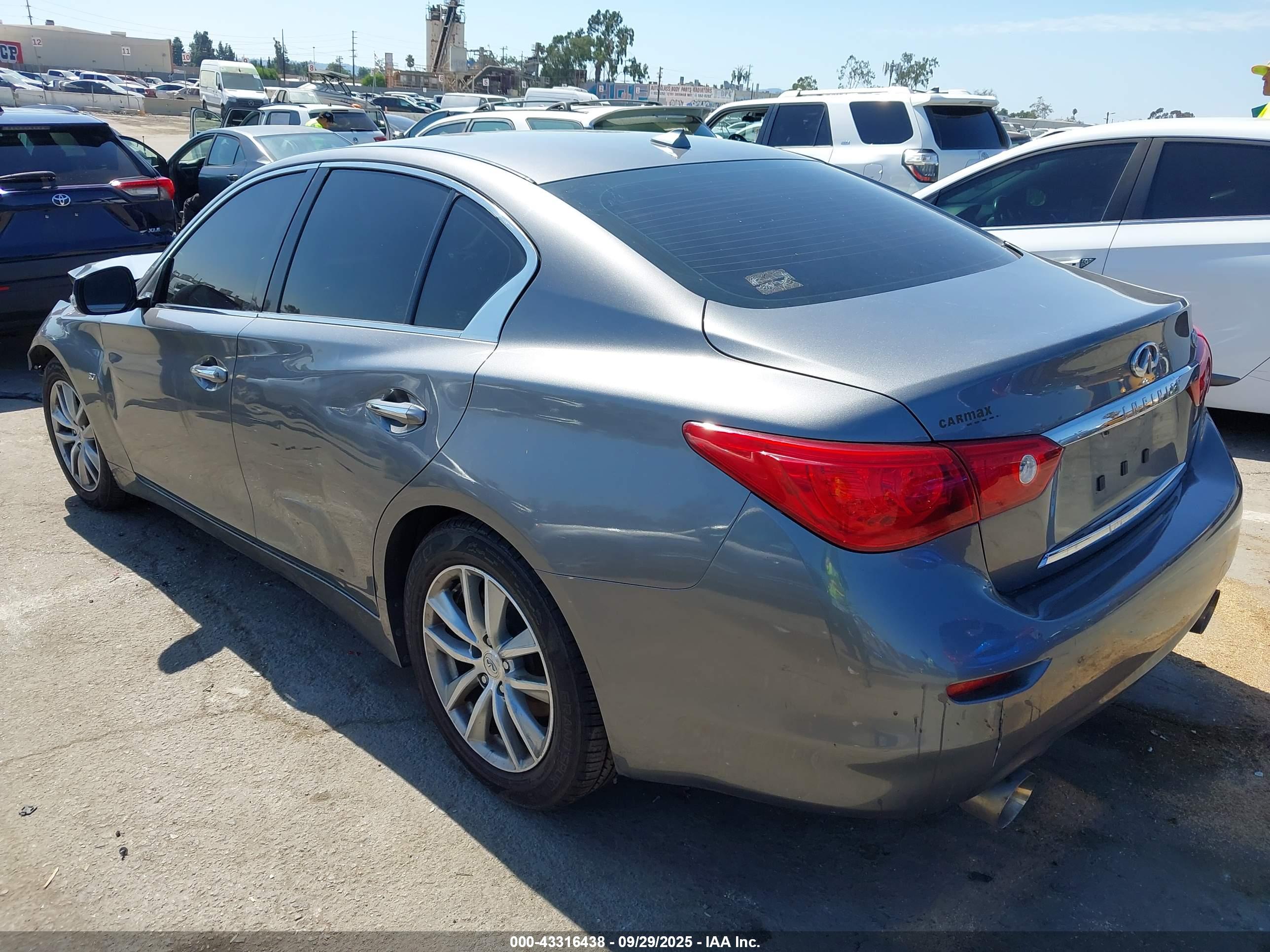 INFINITI Q50 image 3