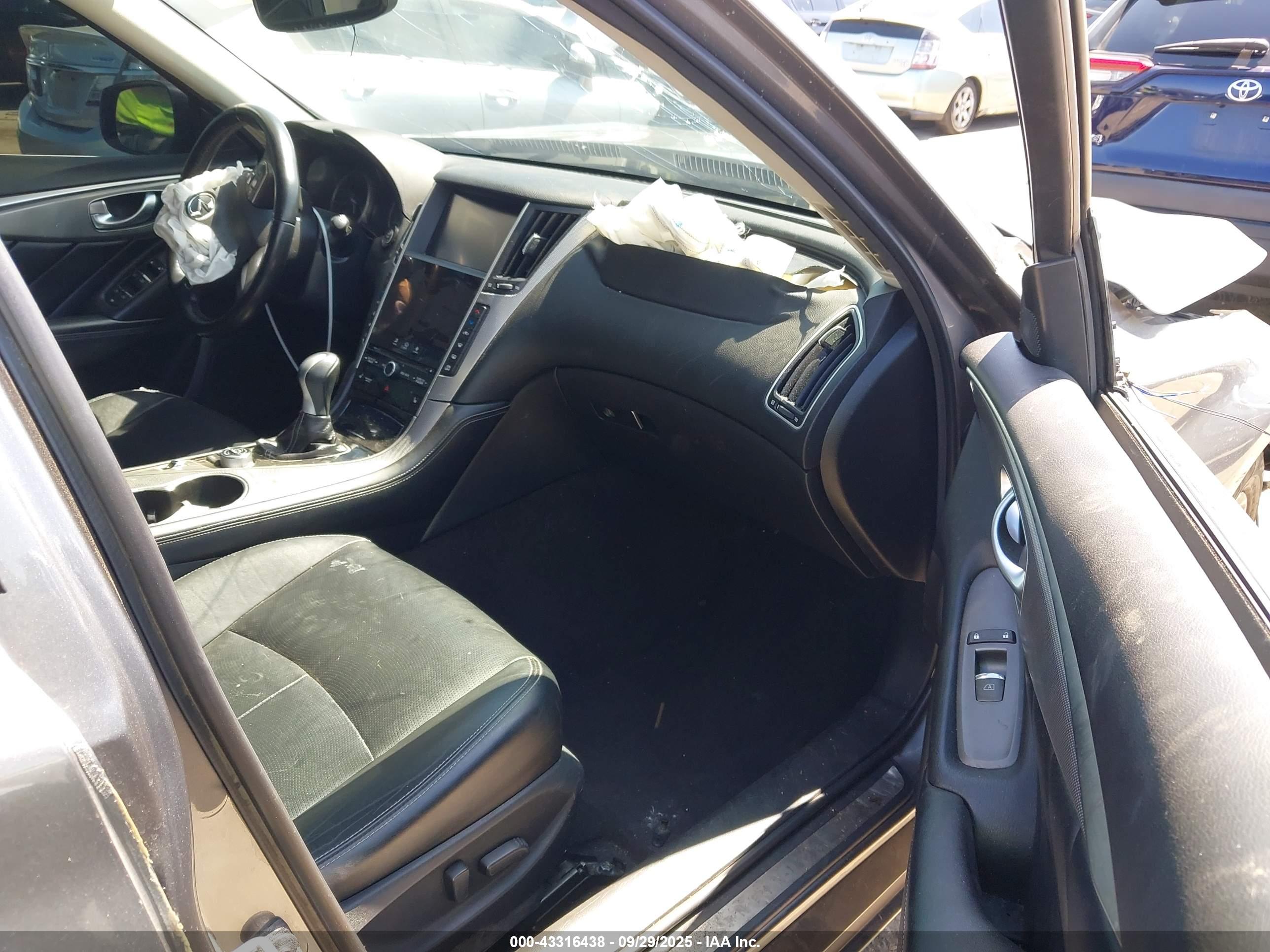 INFINITI Q50 image 5