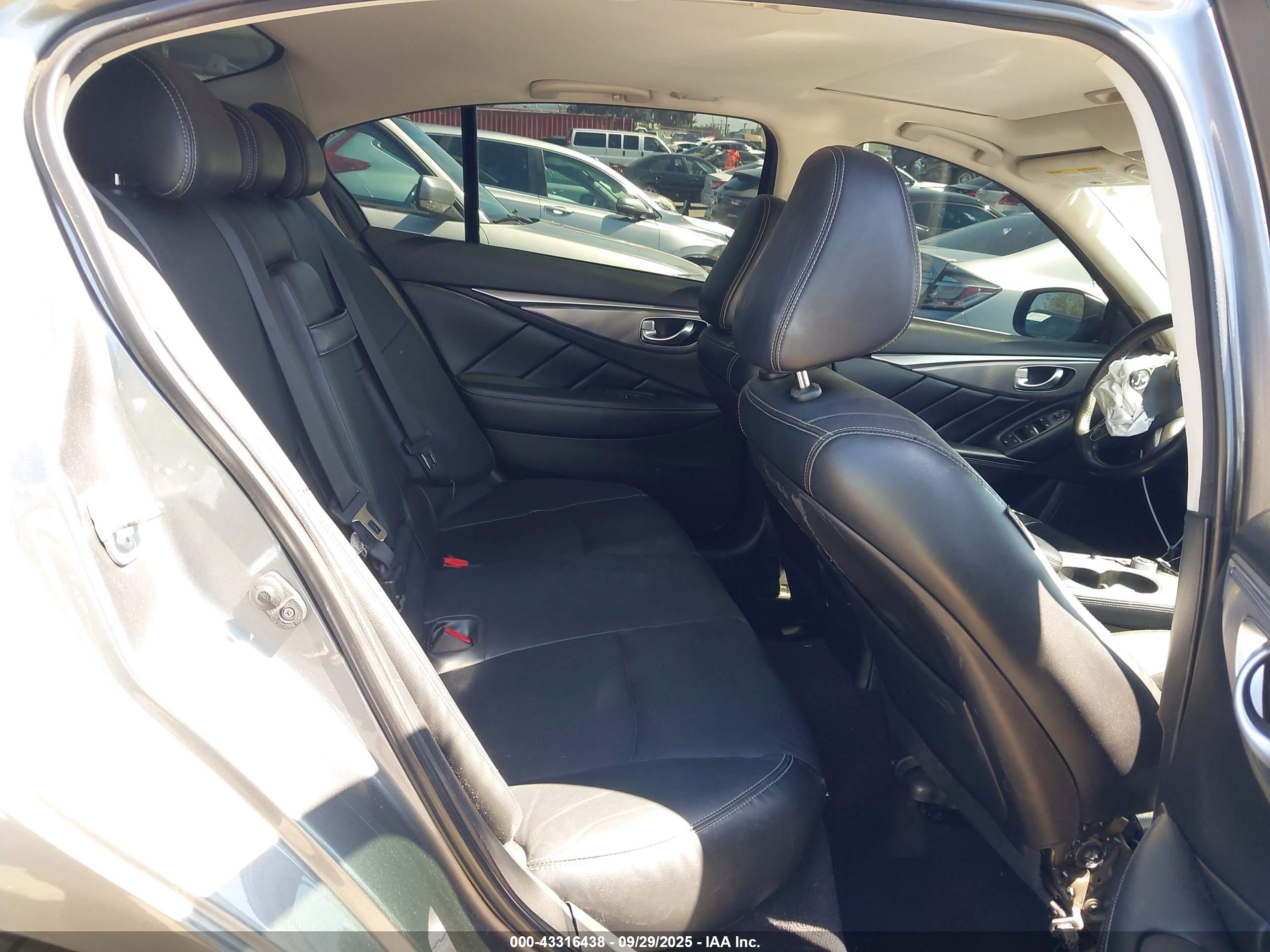 INFINITI Q50 image 8