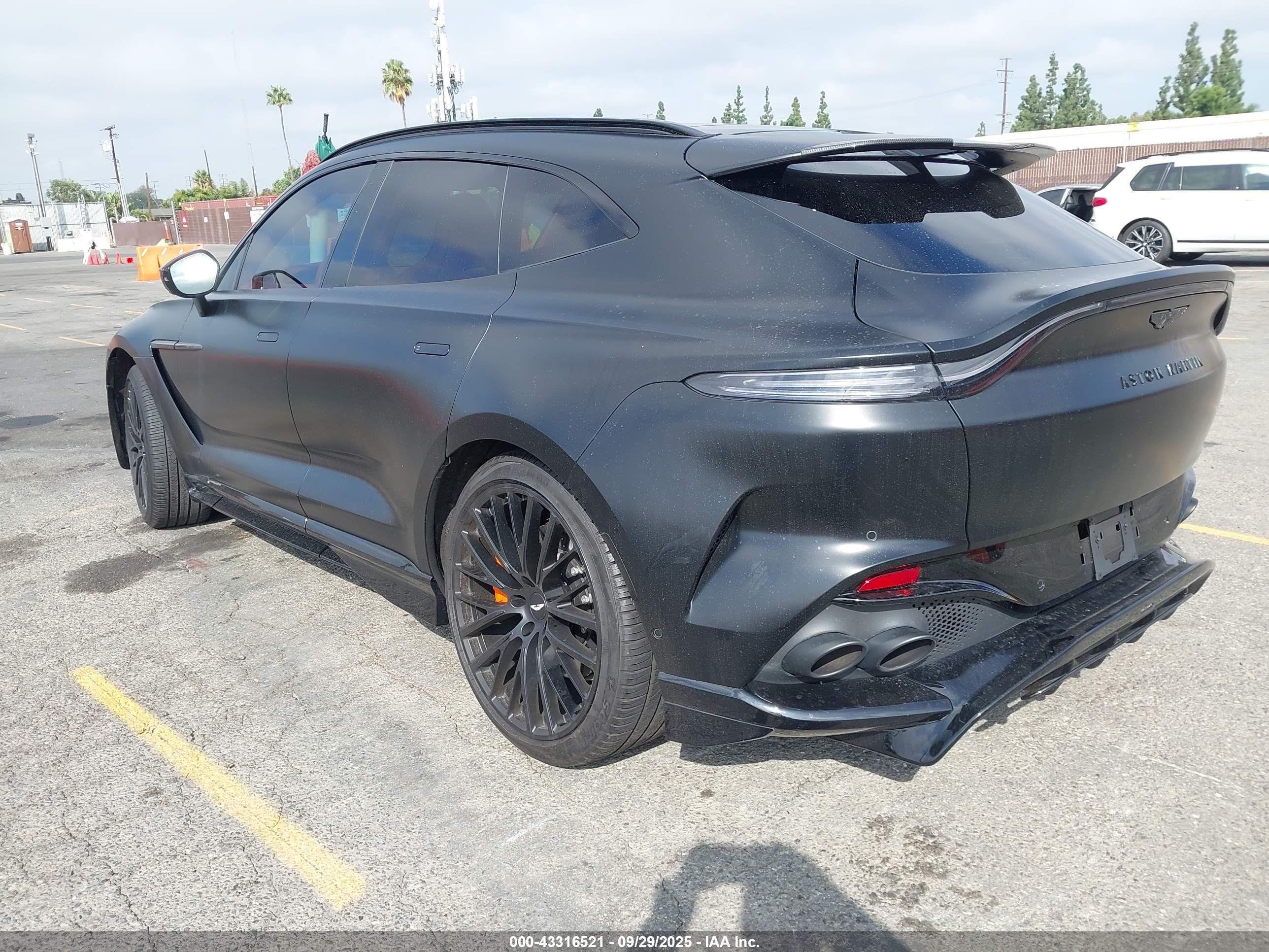 ASTON MARTIN image 3