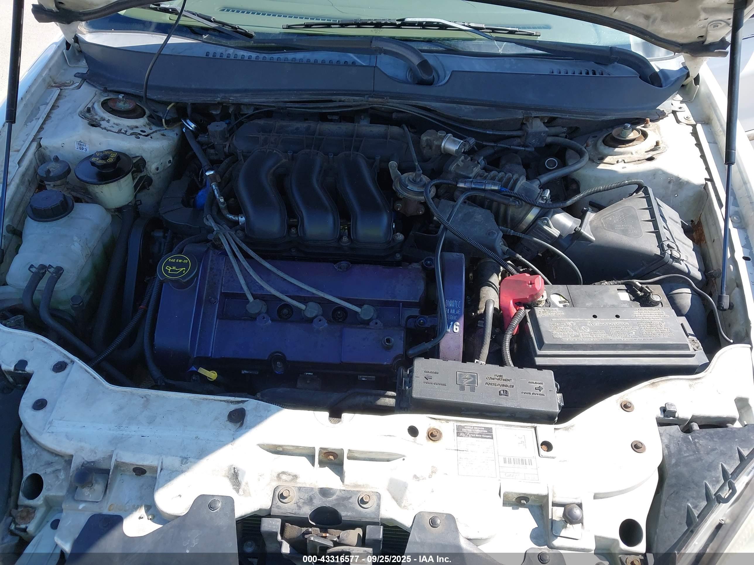 FORD TAURUS image 10