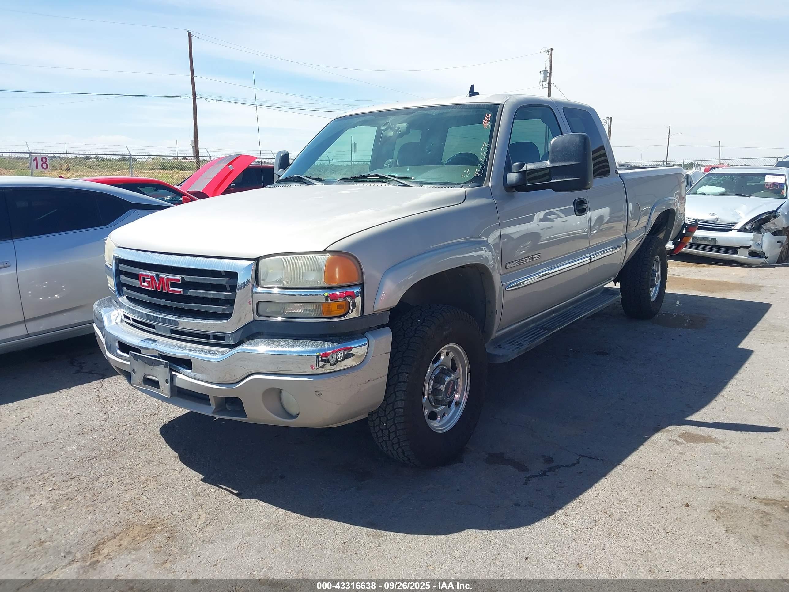 GMC SIERRA image 2