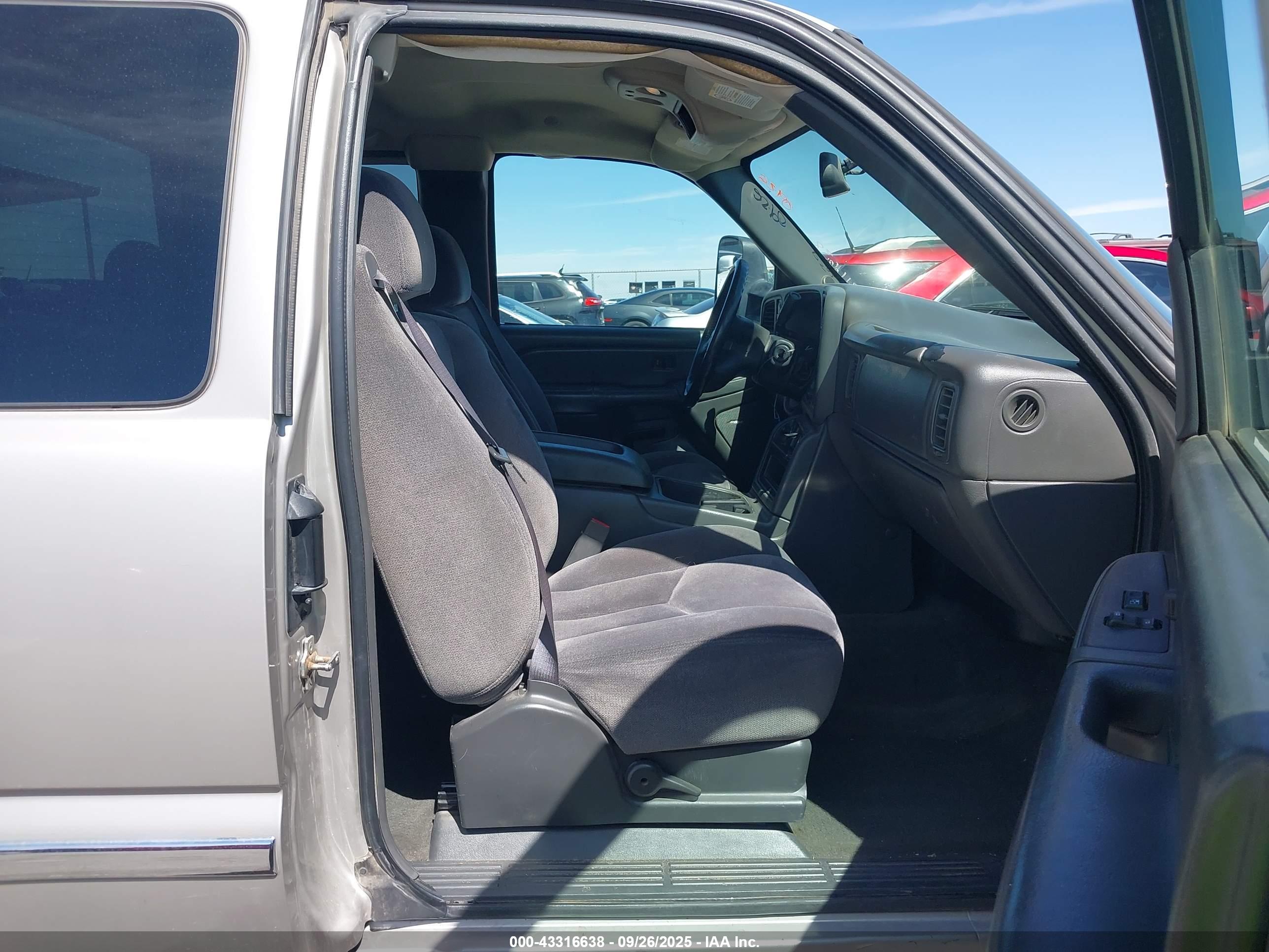 GMC SIERRA image 5