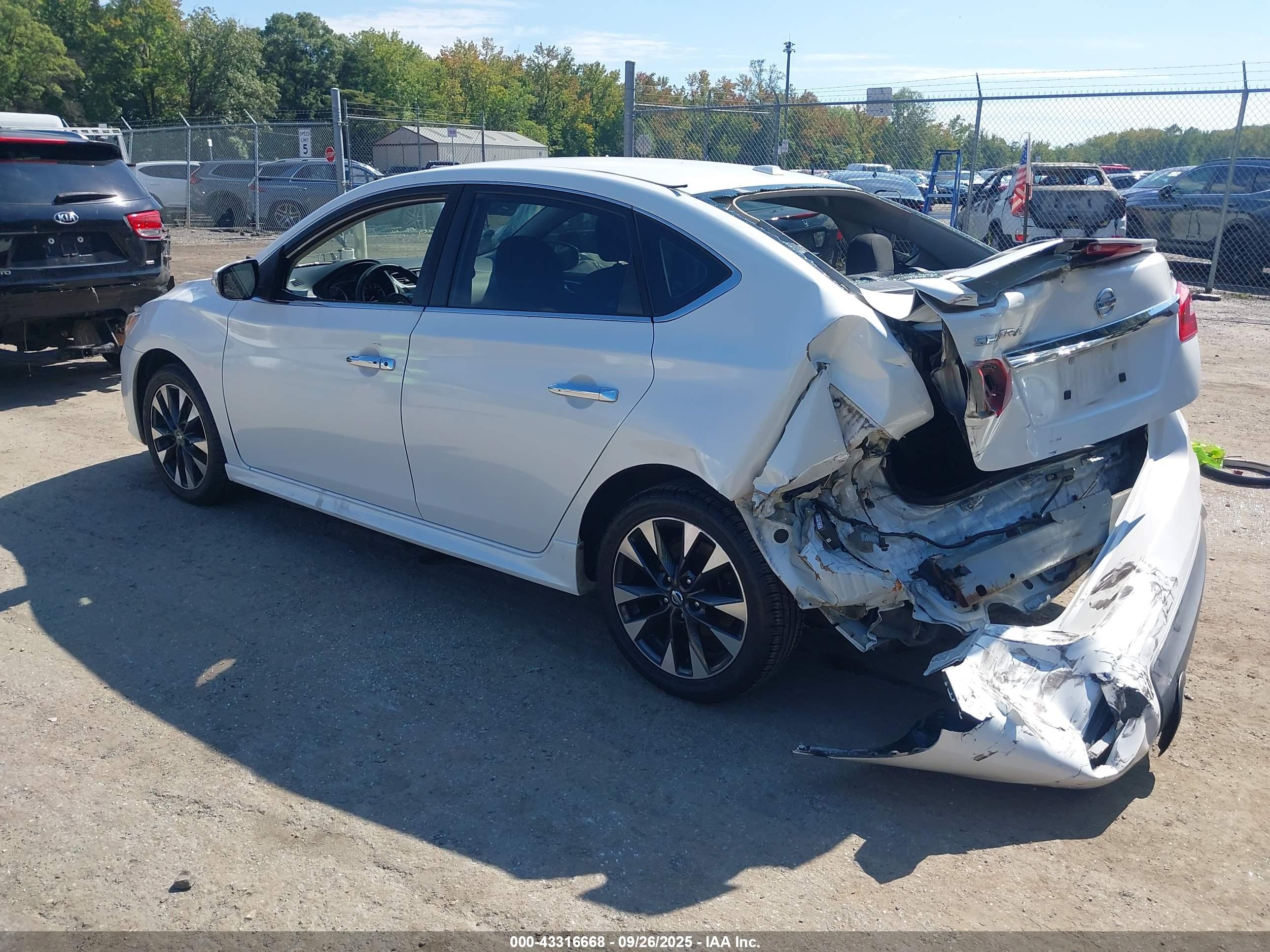 NISSAN SENTRA image 3