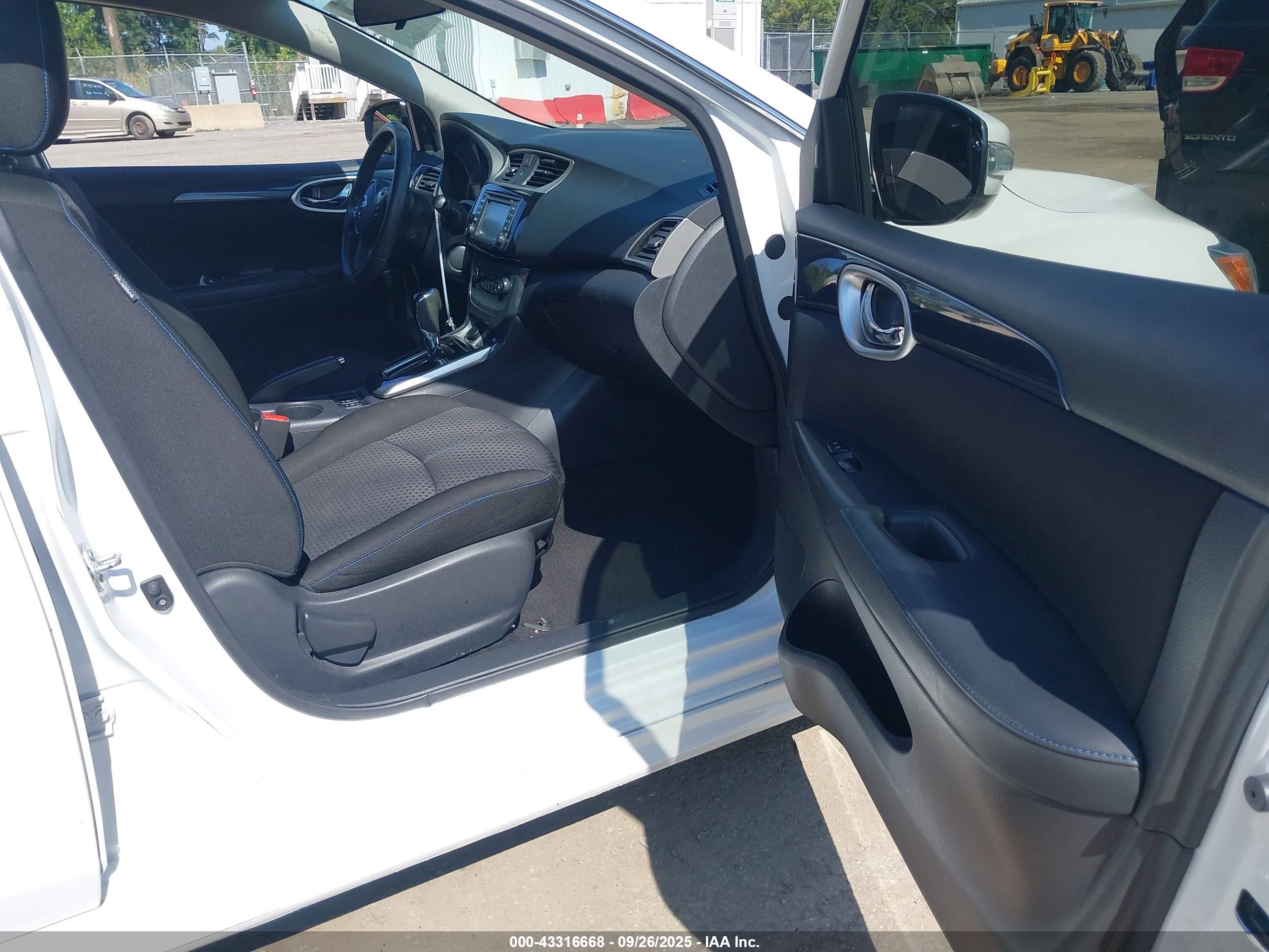 NISSAN SENTRA image 5