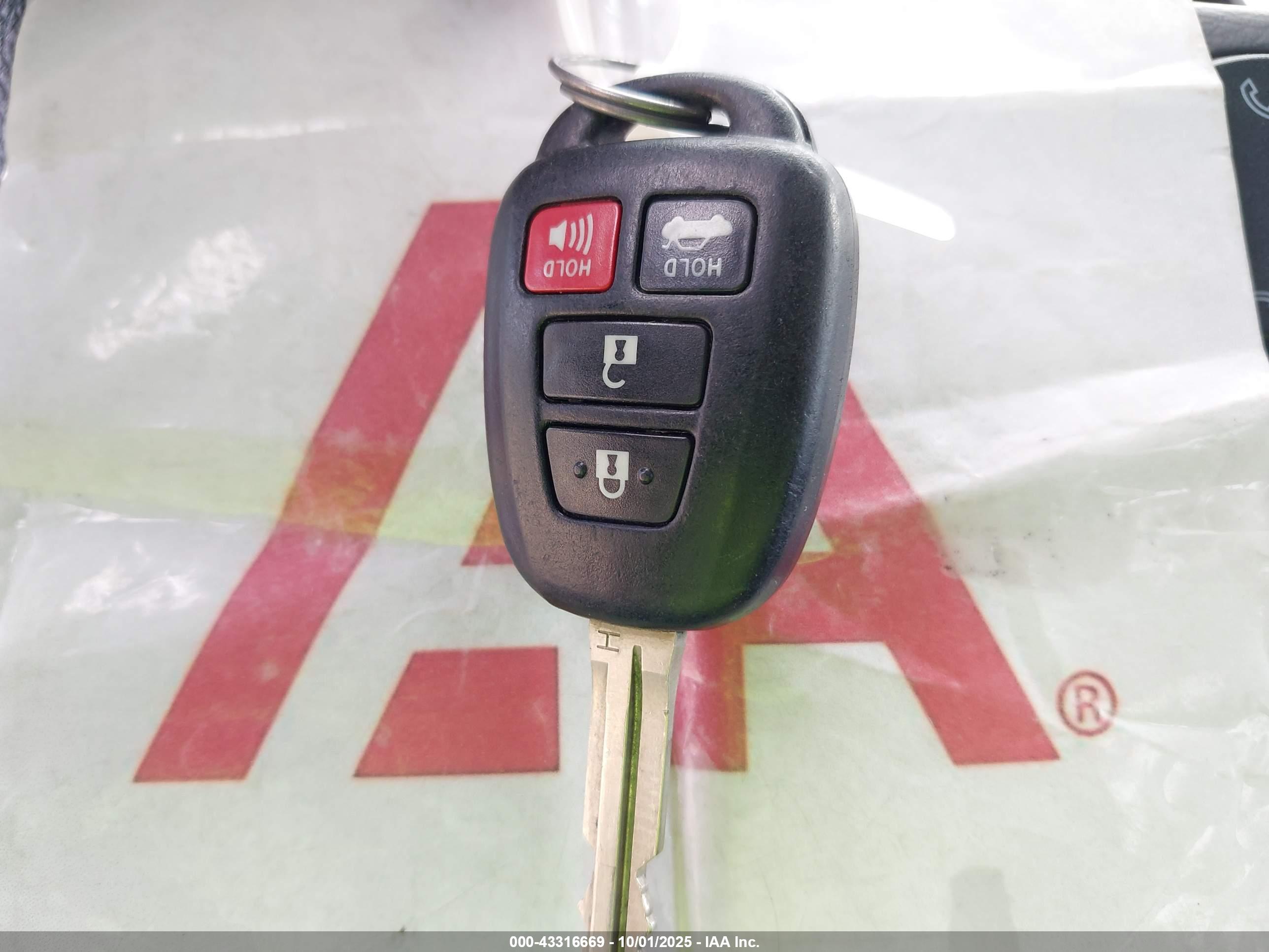 TOYOTA COROLLA image 11