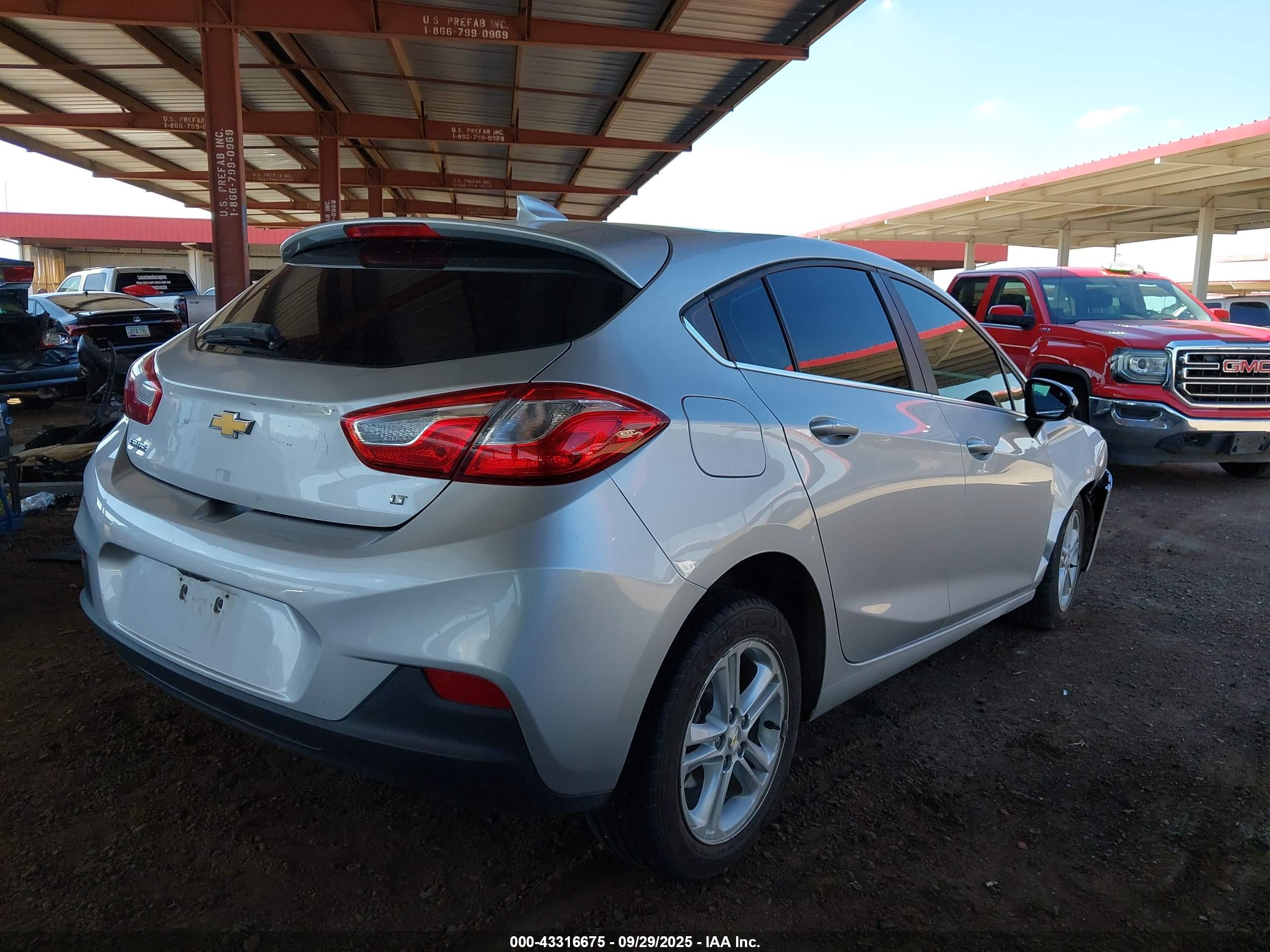 CHEVROLET CRUZE image 4