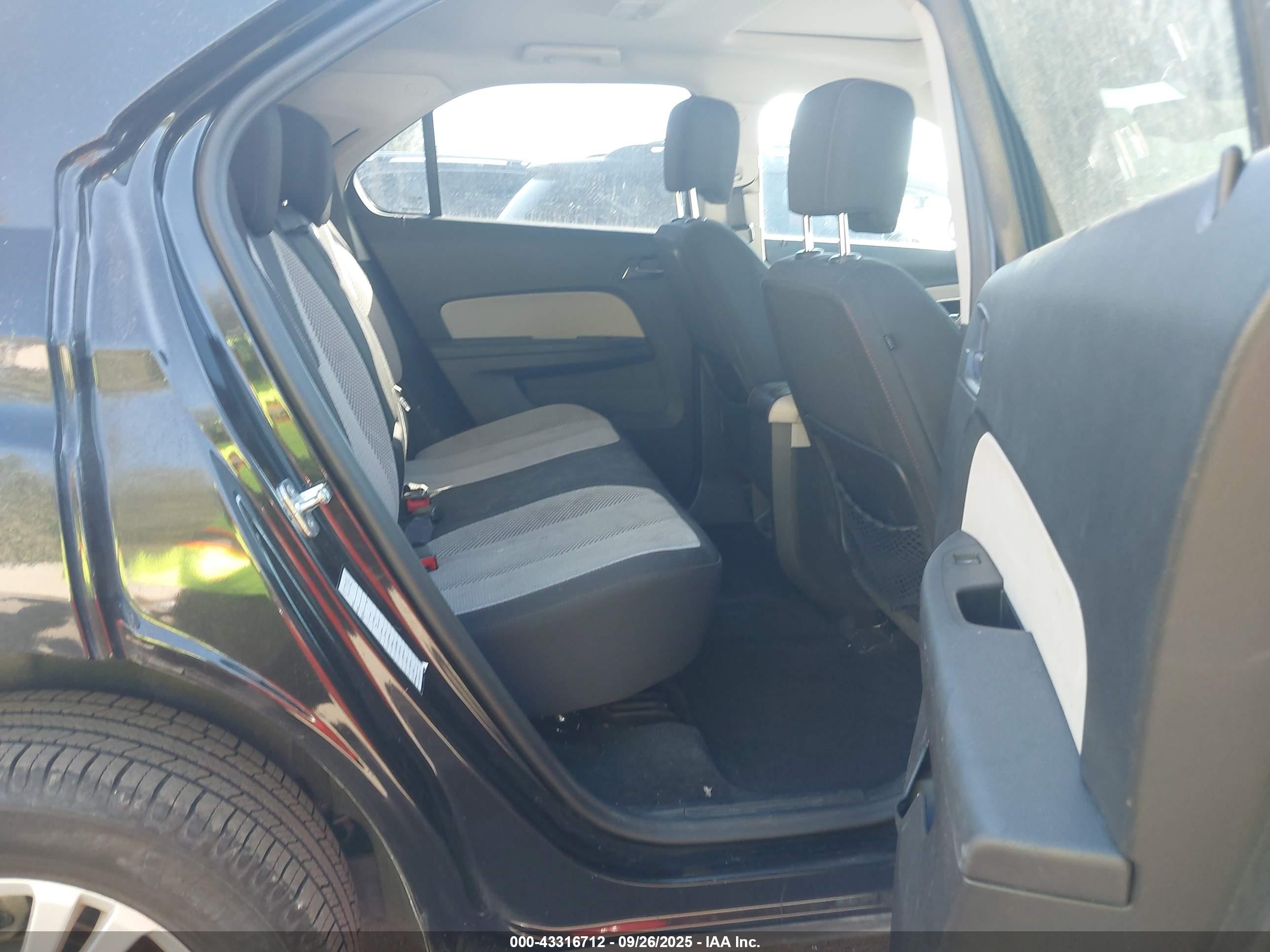 CHEVROLET EQUINOX image 8