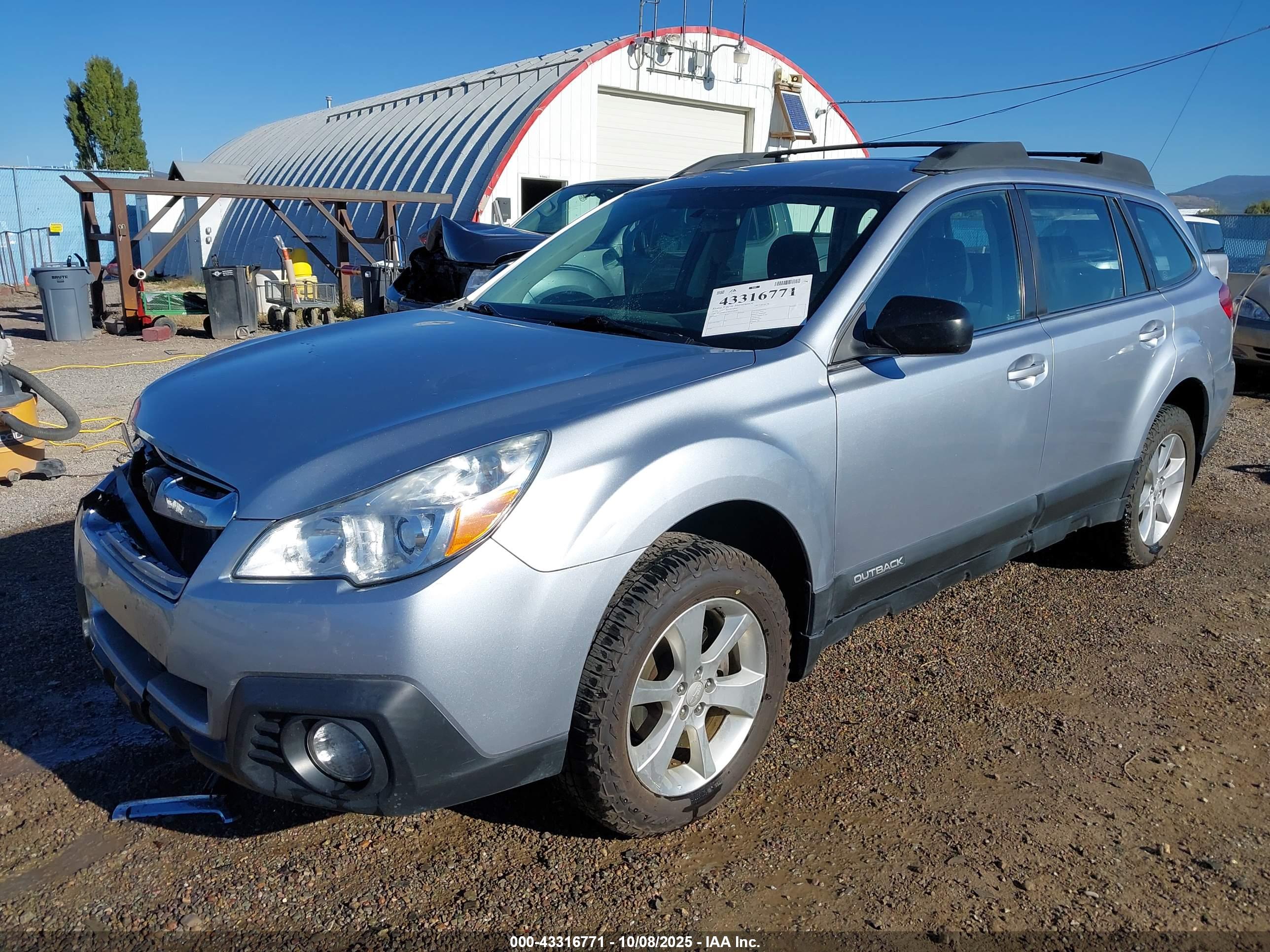 SUBARU OUTBACK image 2
