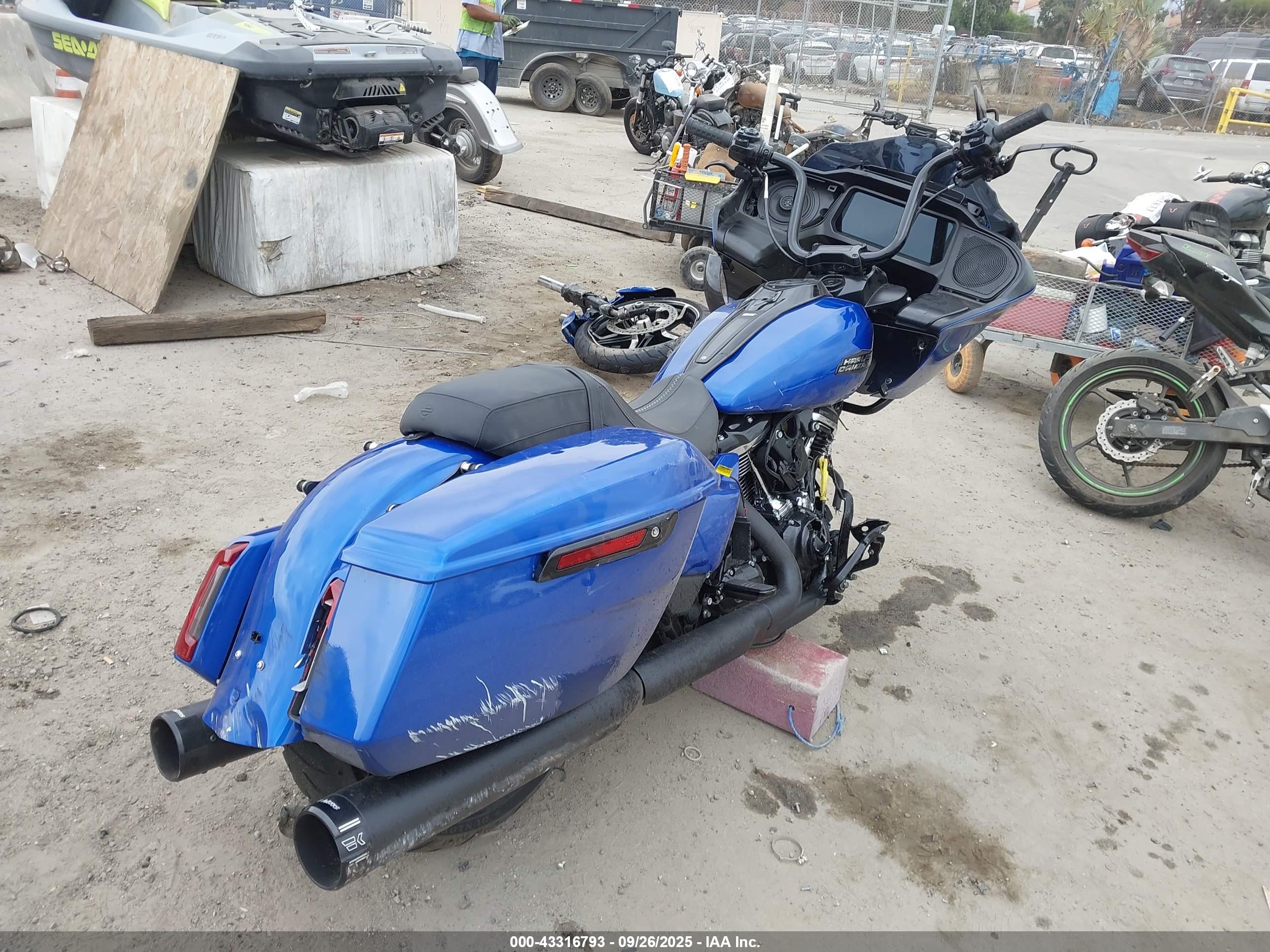 HARLEY-DAVIDSON FLTRX image 4