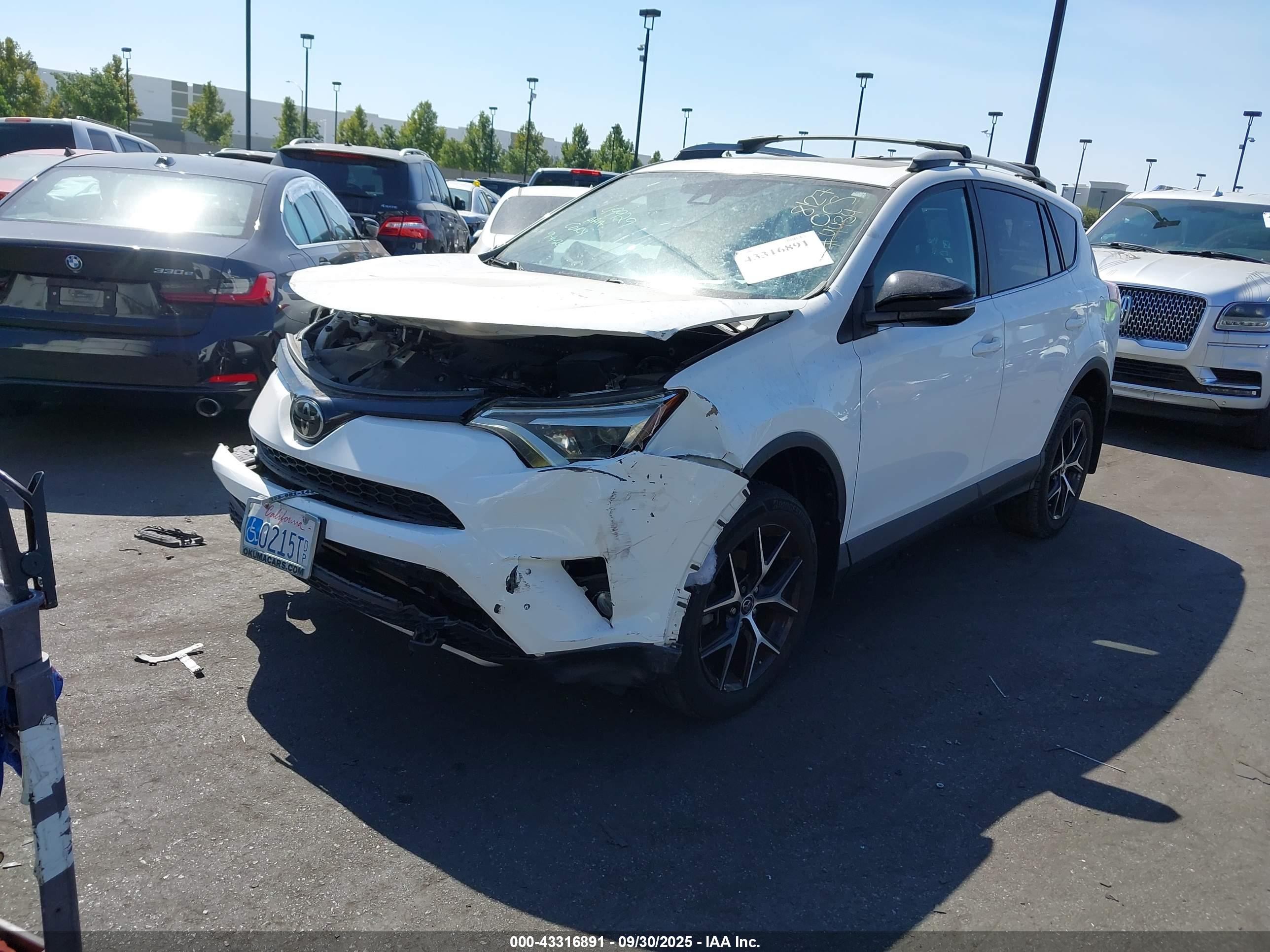 TOYOTA RAV4 image 2