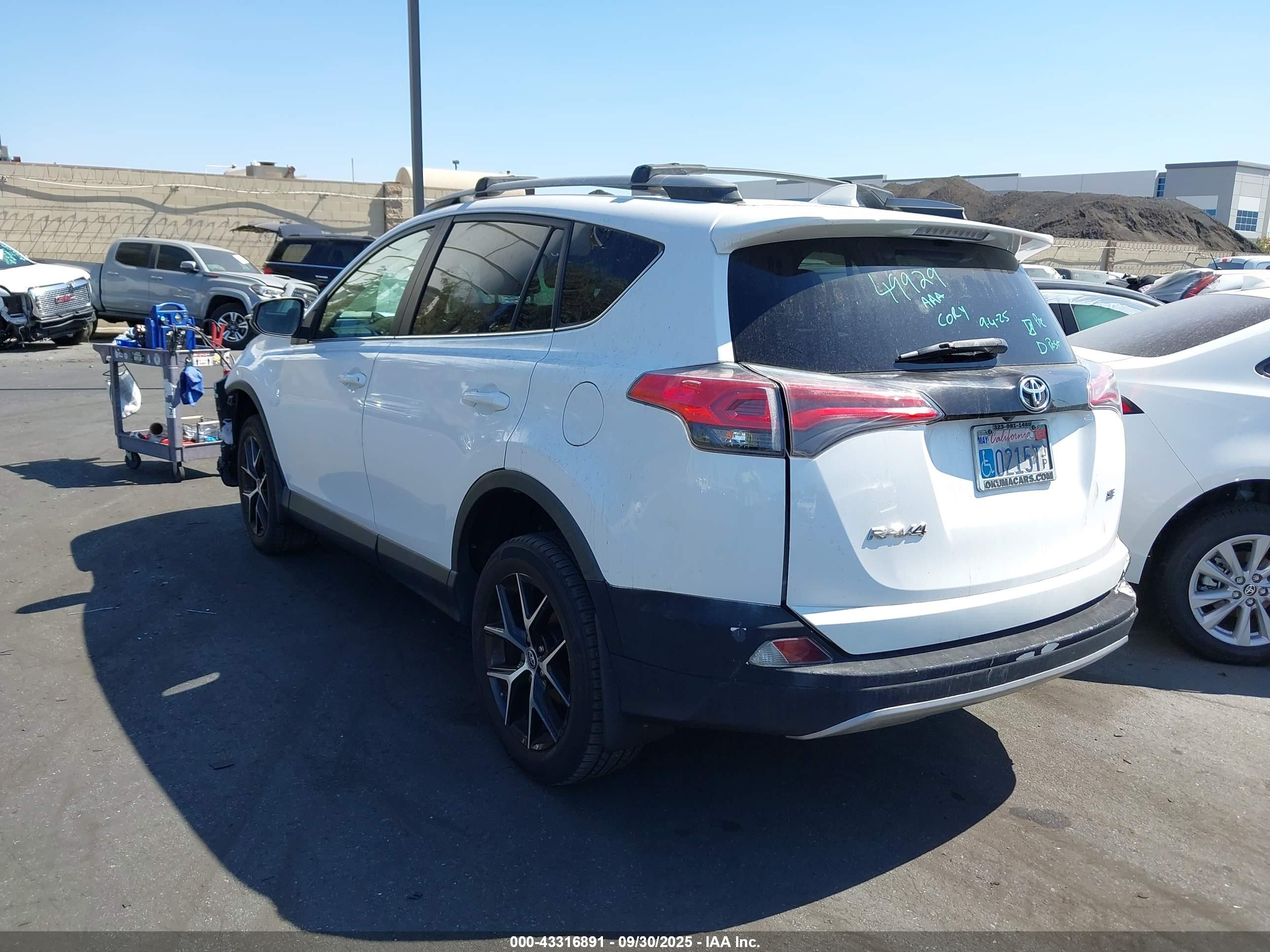 TOYOTA RAV4 image 3