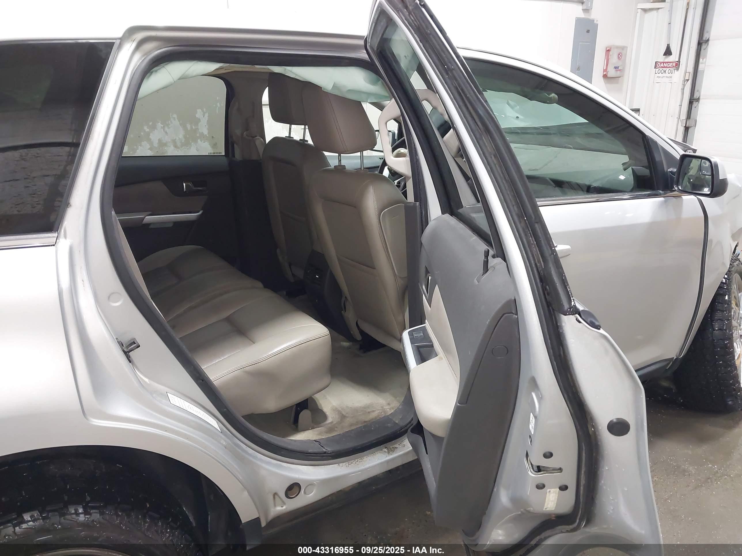 FORD EDGE image 8