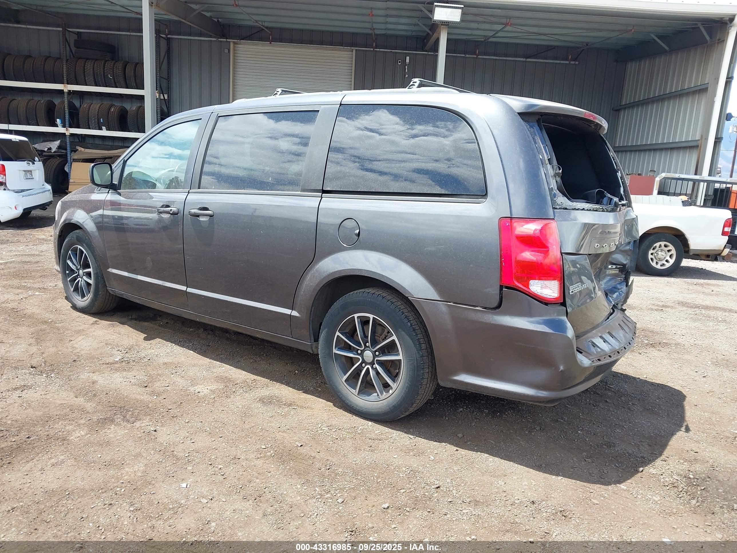DODGE GRAND image 3