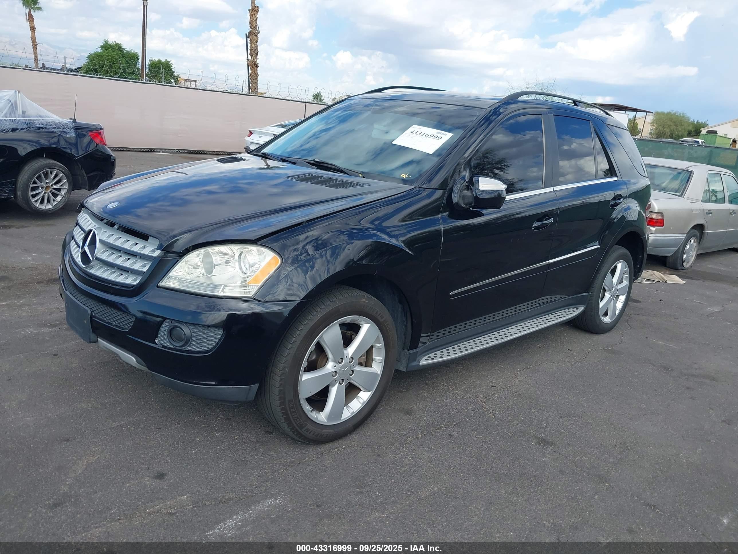 MERCEDES-BENZ ML image 2