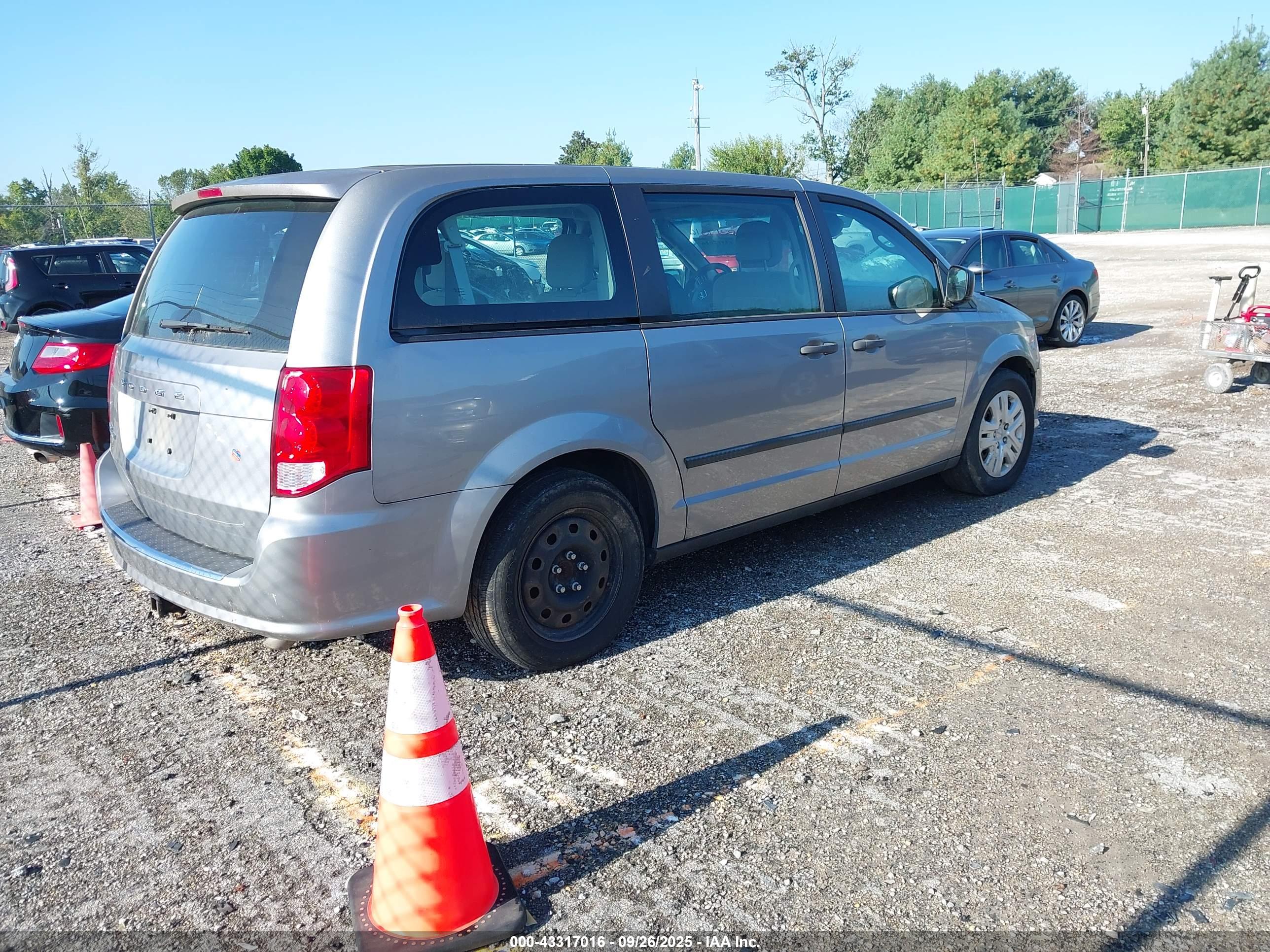 DODGE GRAND image 4