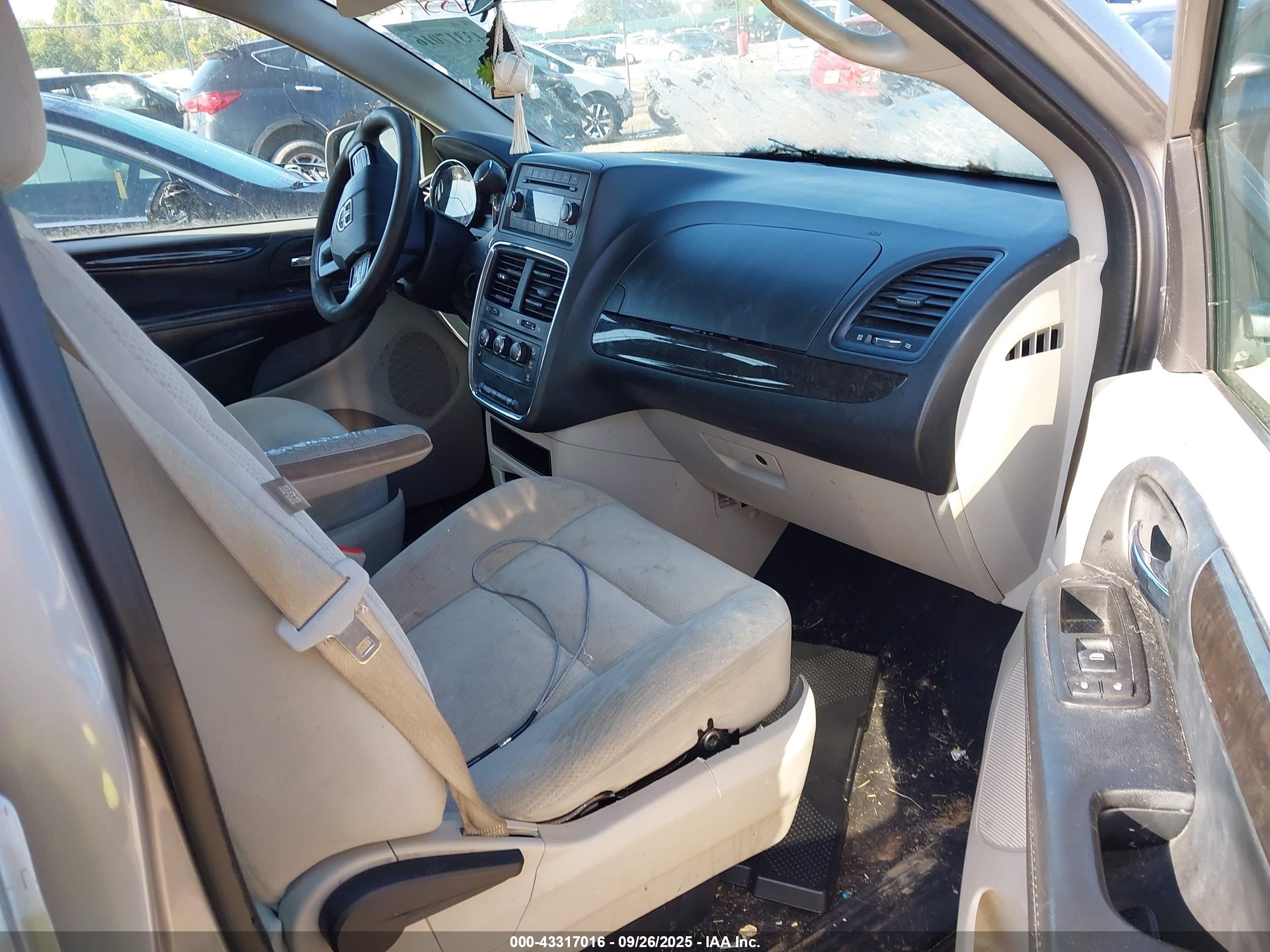 DODGE GRAND image 5