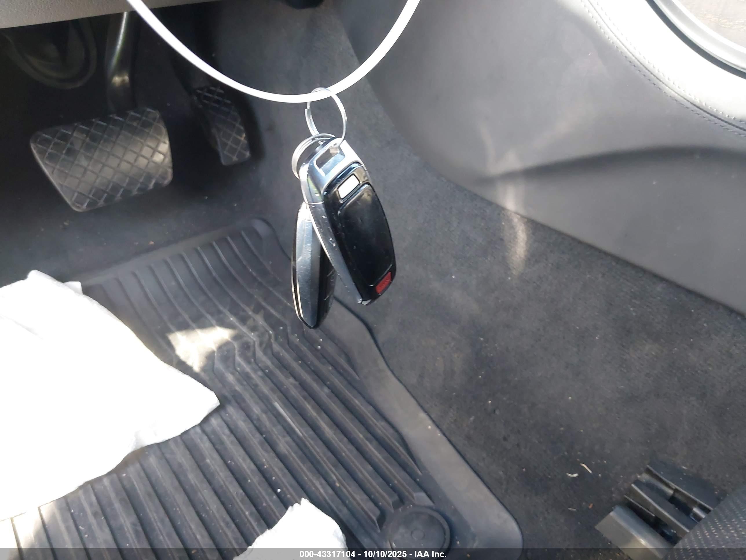 AUDI A8 image 11