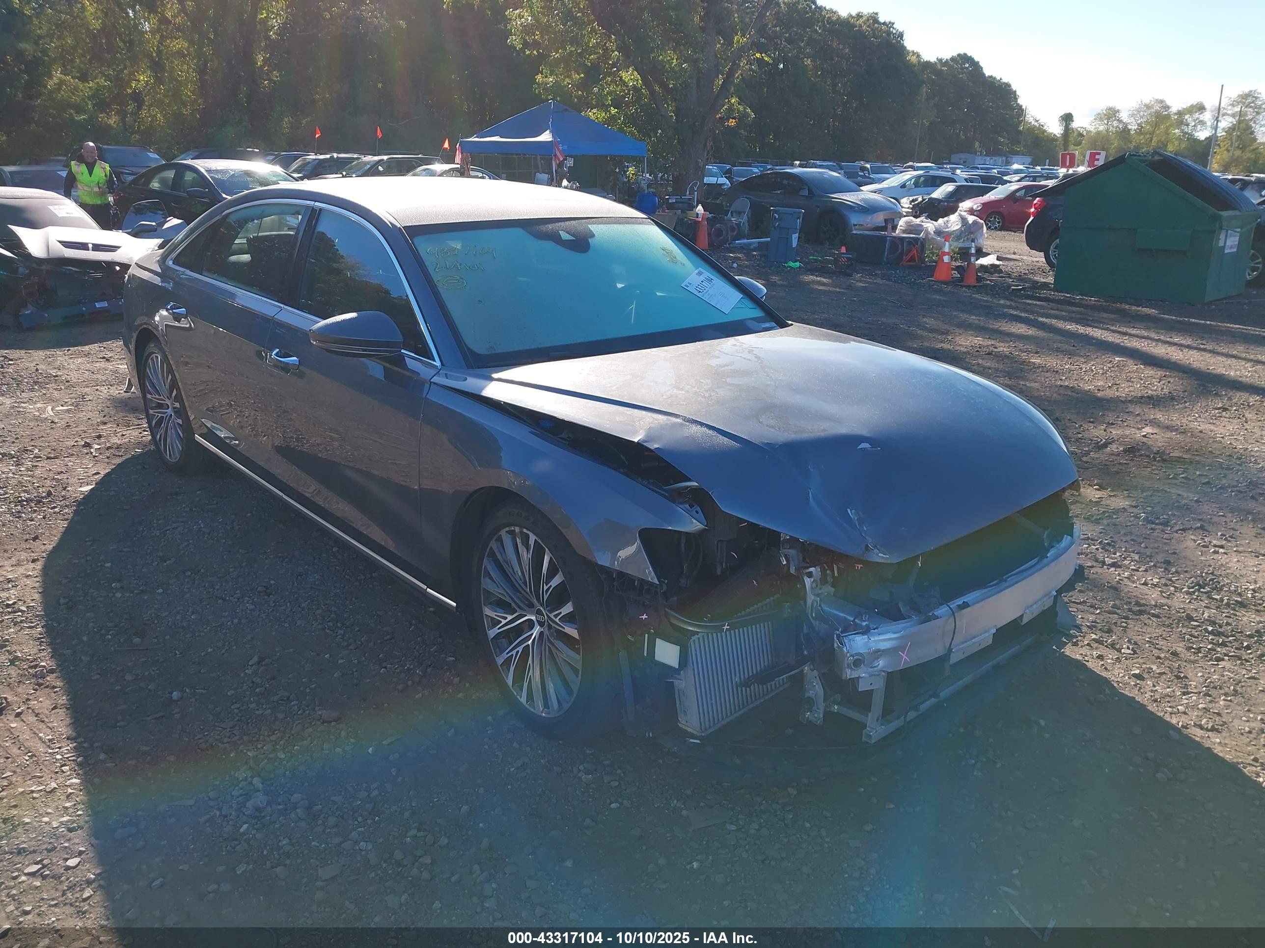 AUDI A8 image 6
