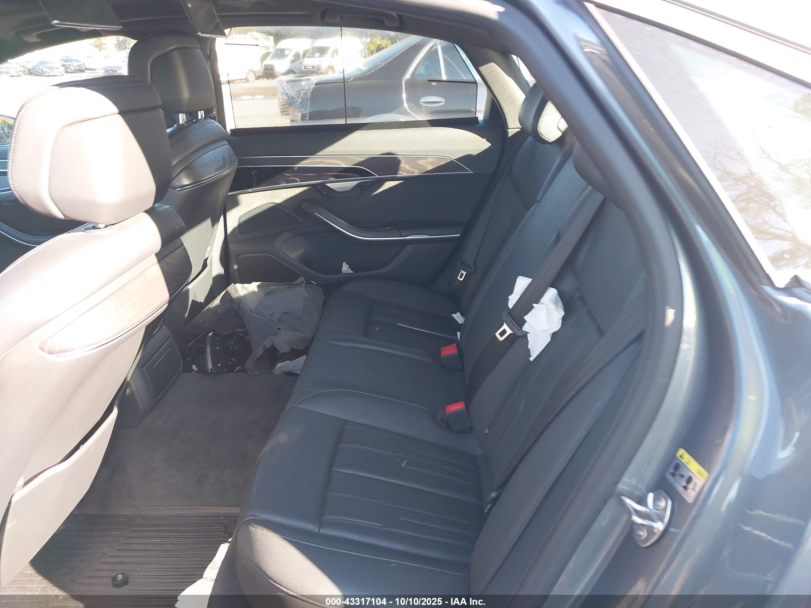AUDI A8 image 8