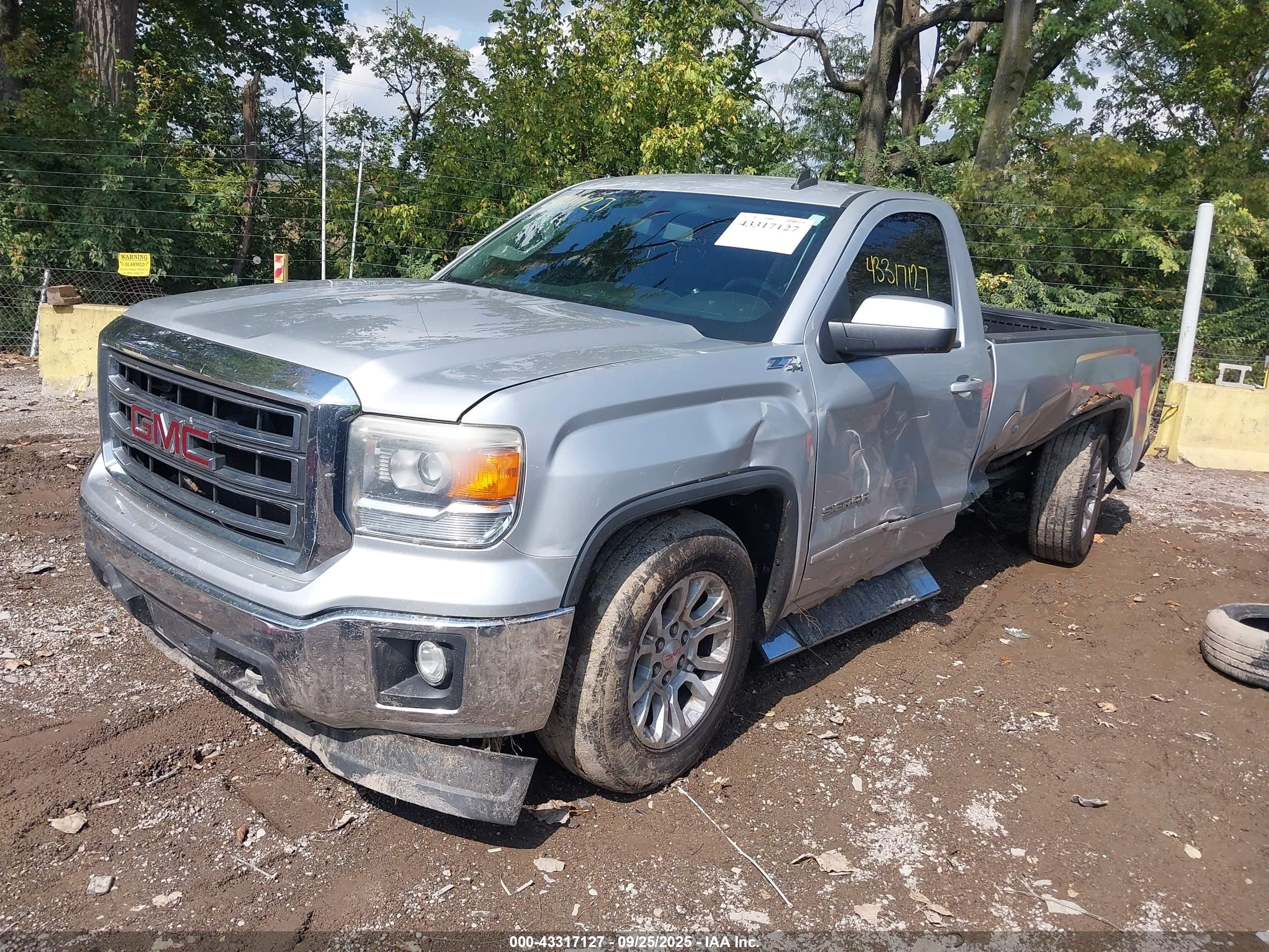 GMC SIERRA image 2