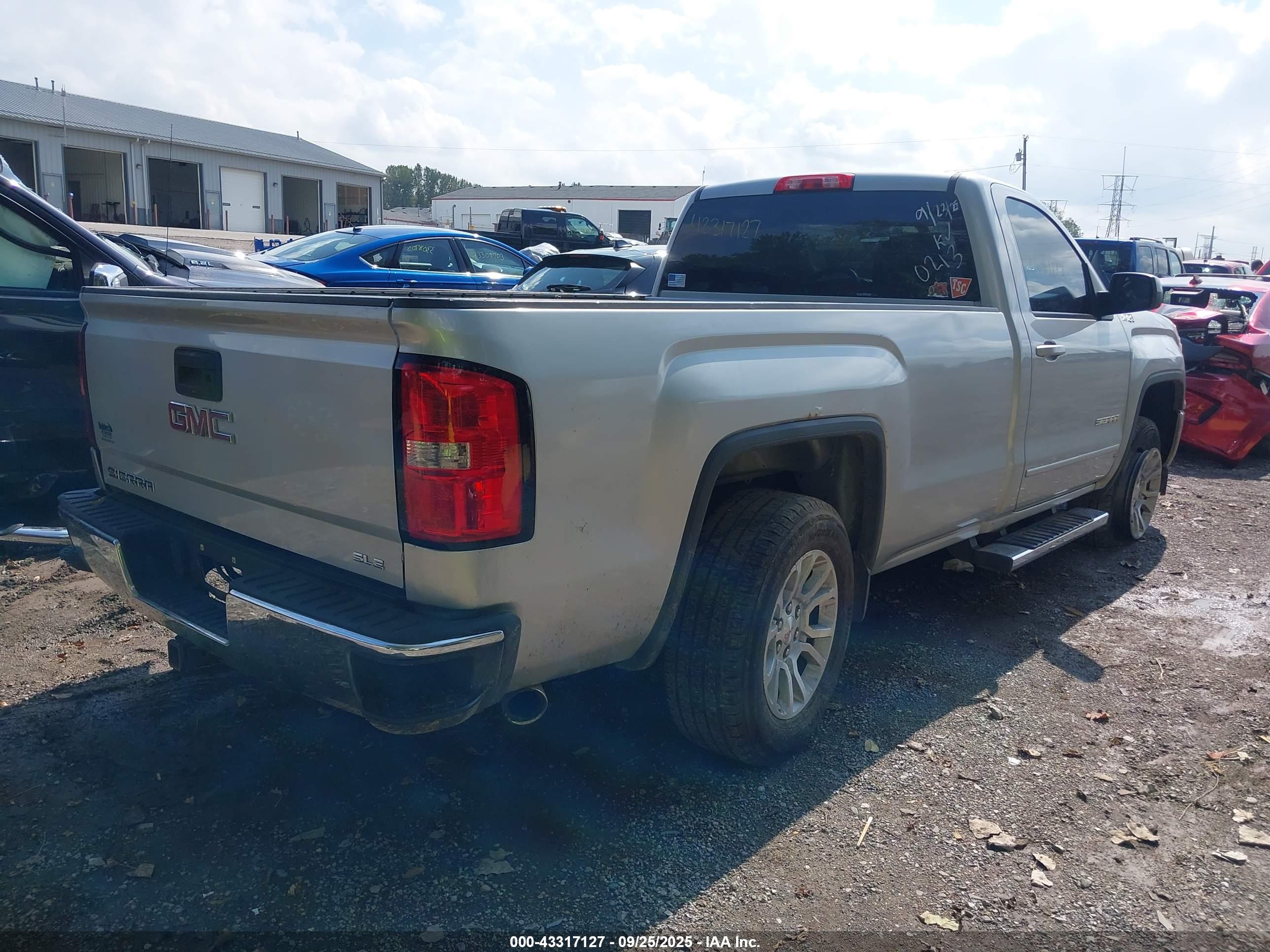 GMC SIERRA image 4
