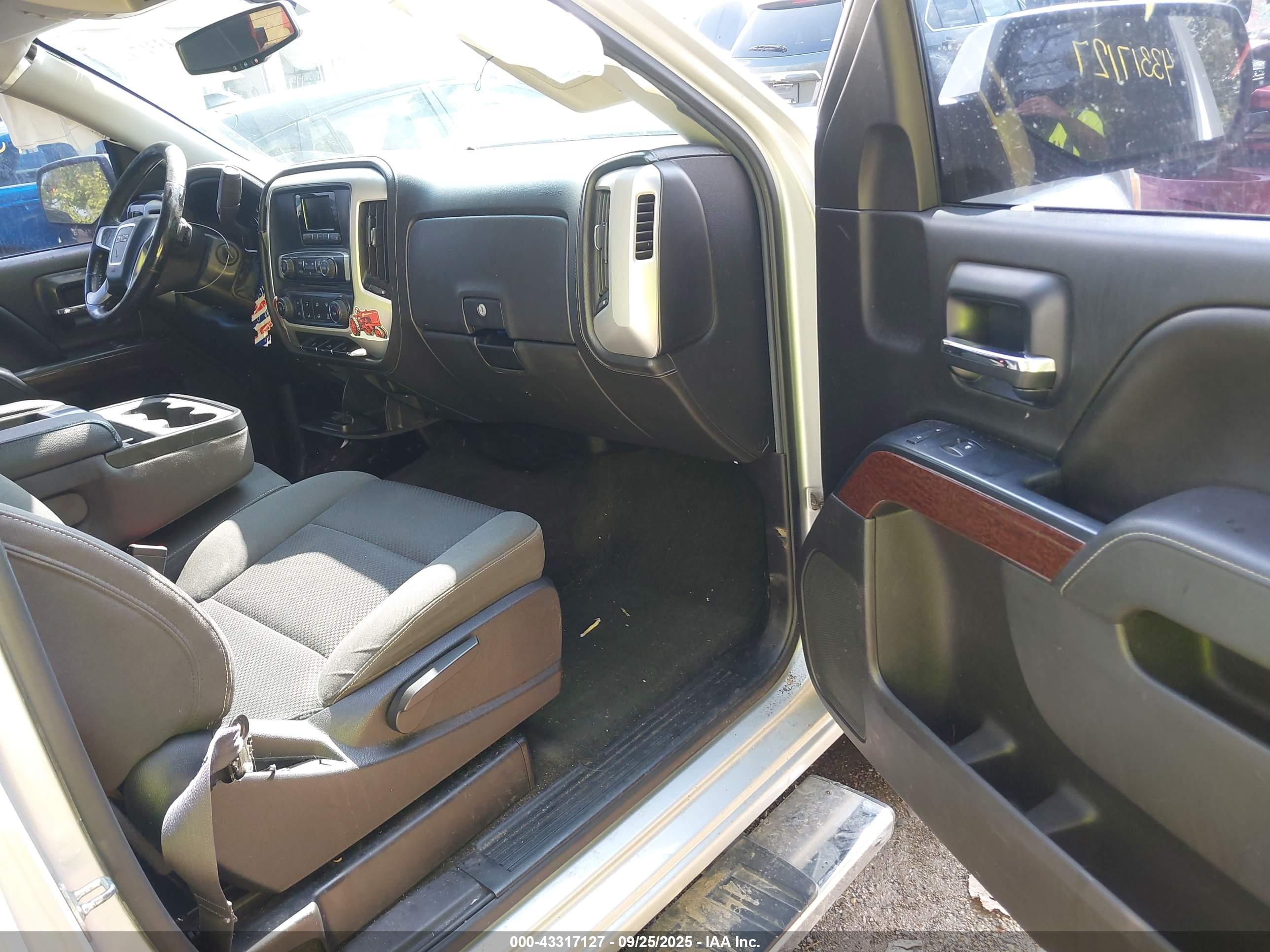 GMC SIERRA image 5