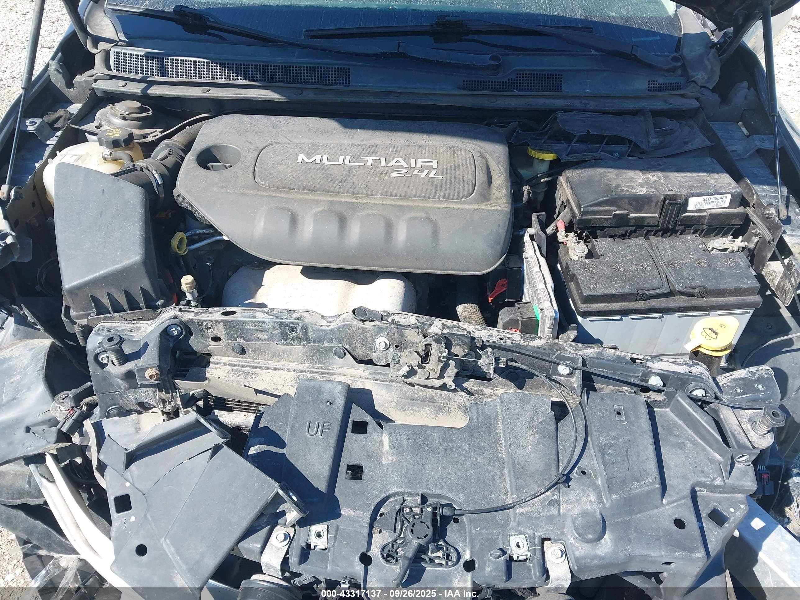 CHRYSLER 200 image 10