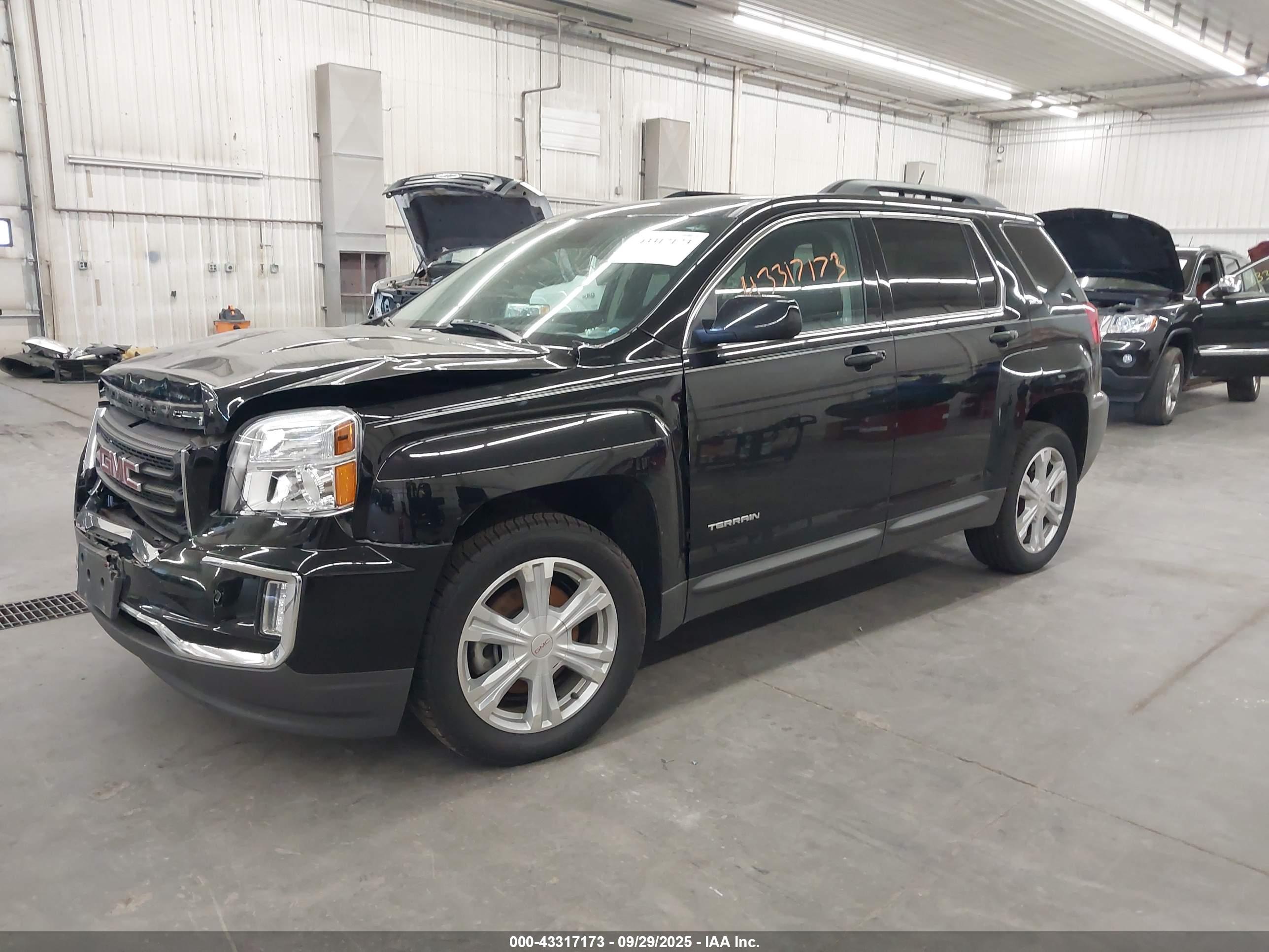 GMC TERRAIN image 2