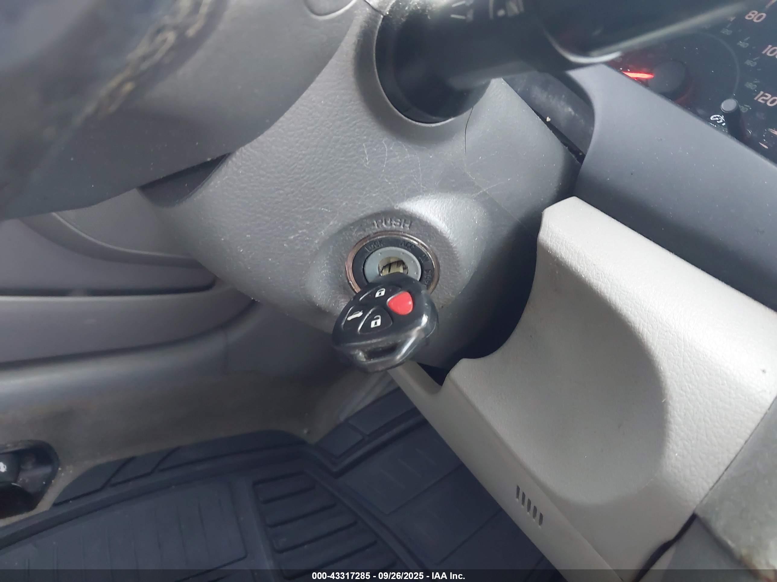 TOYOTA CAMRY image 11