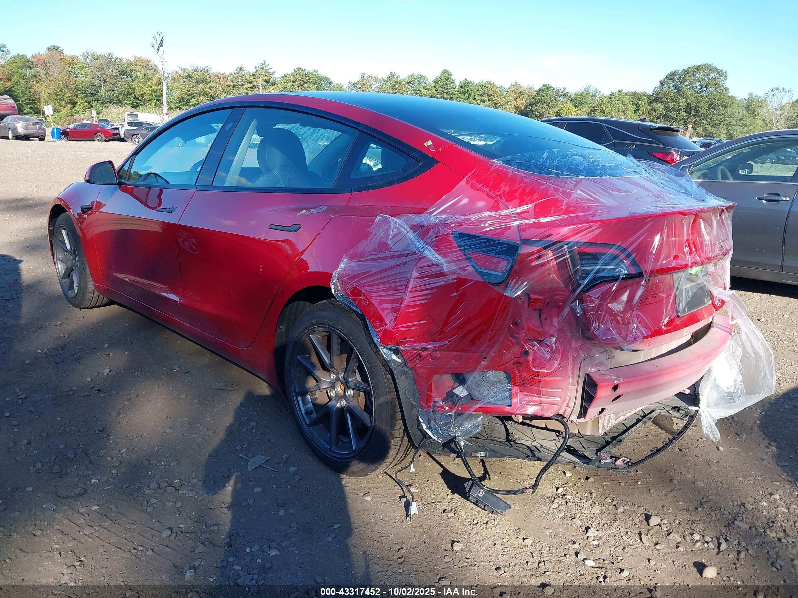 TESLA MODEL image 3