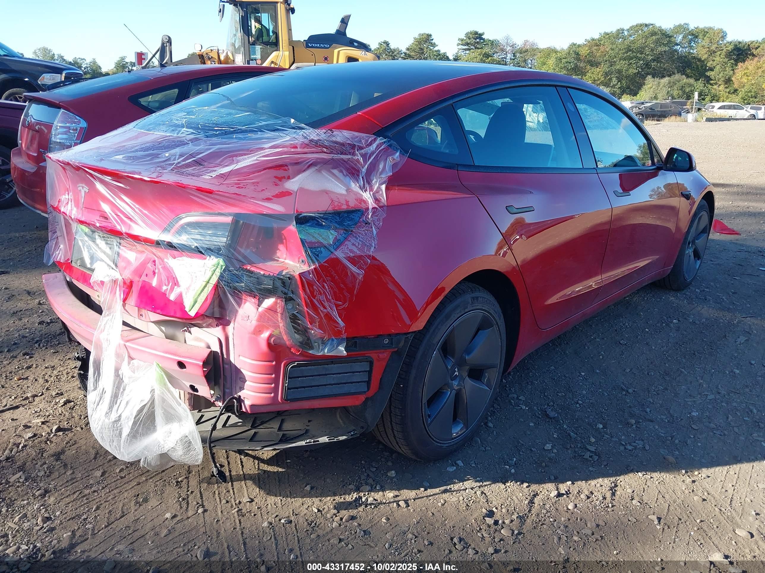 TESLA MODEL image 4
