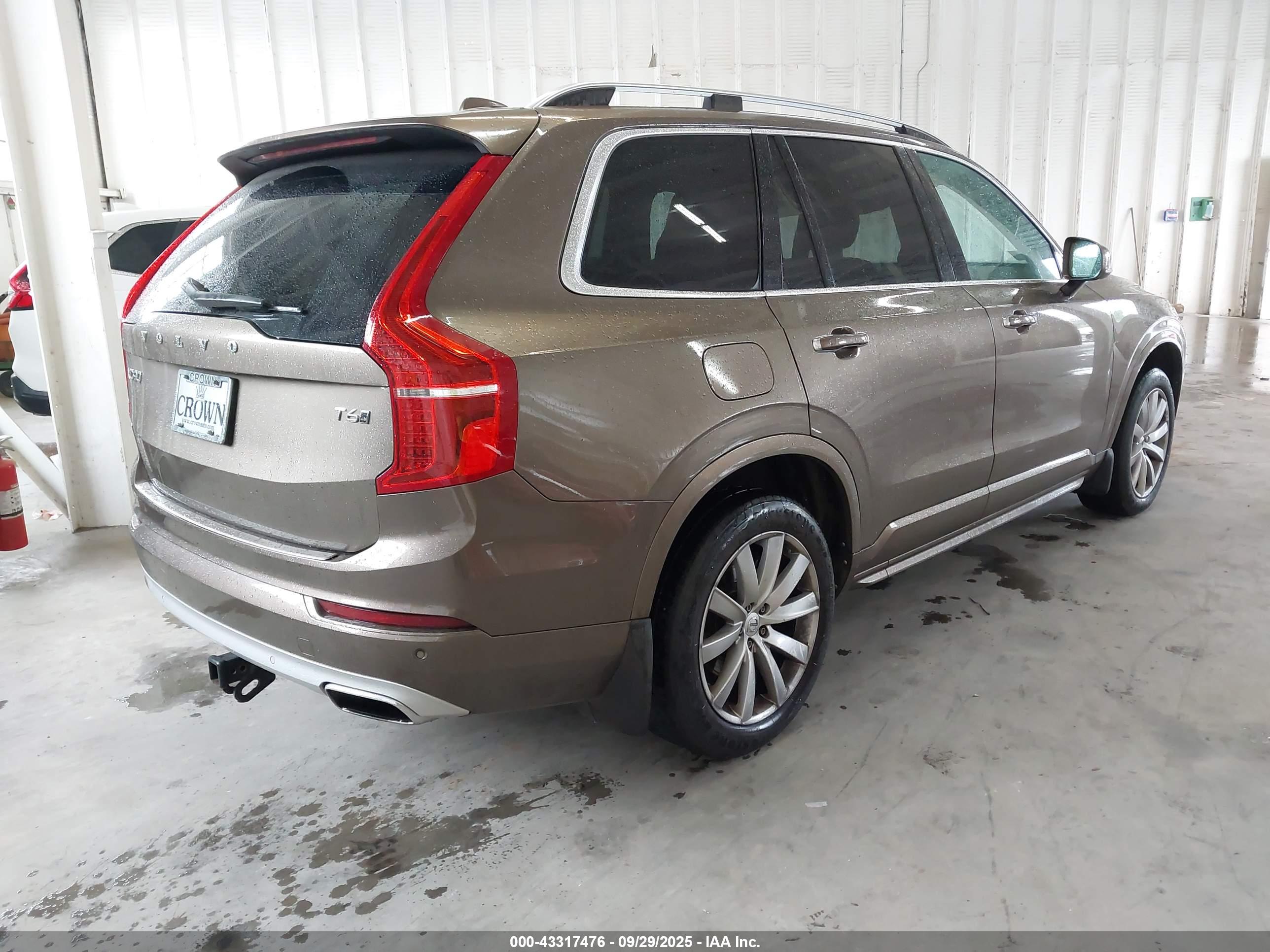 VOLVO XC90 image 4