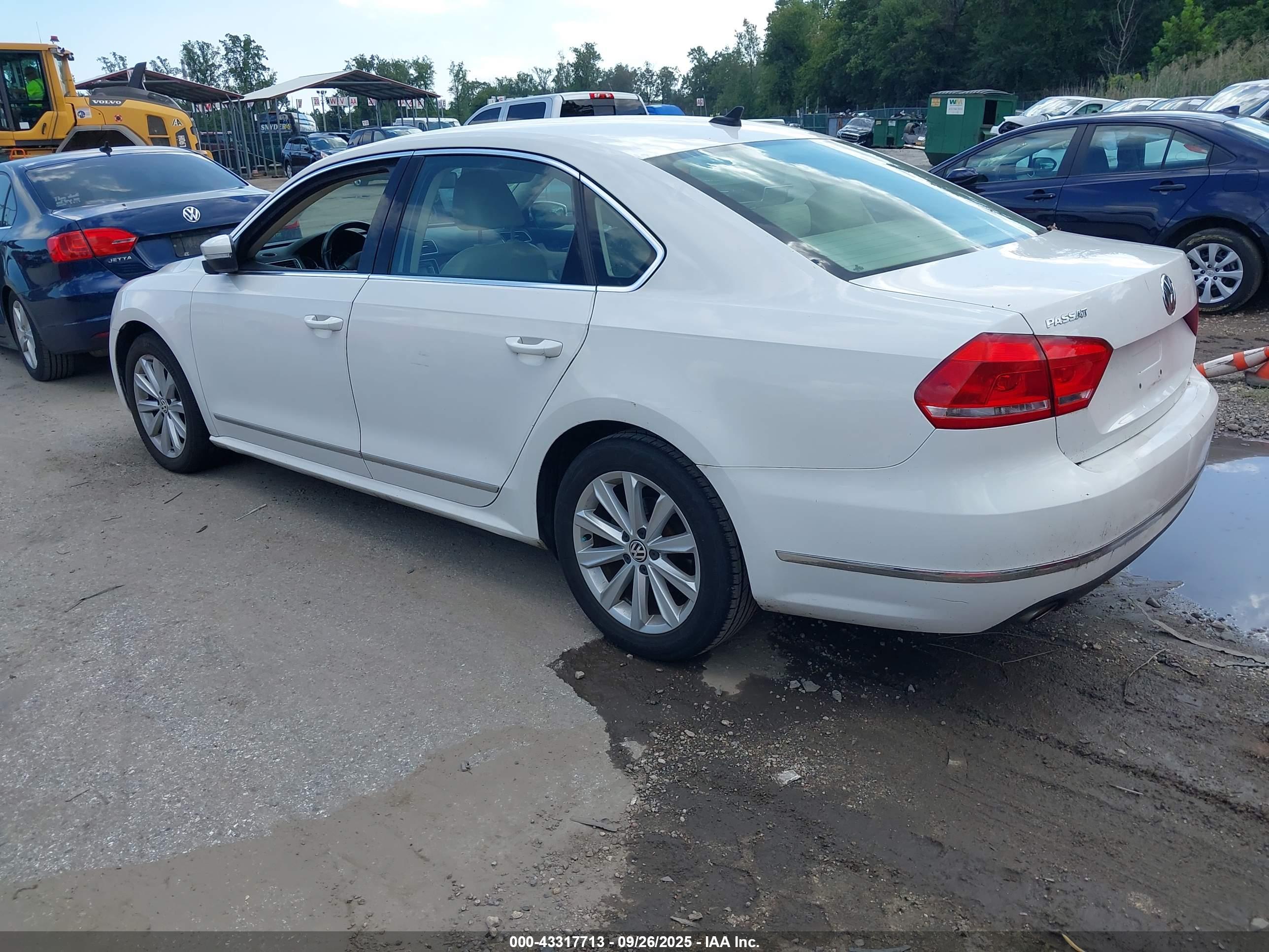 VOLKSWAGEN PASSAT image 3