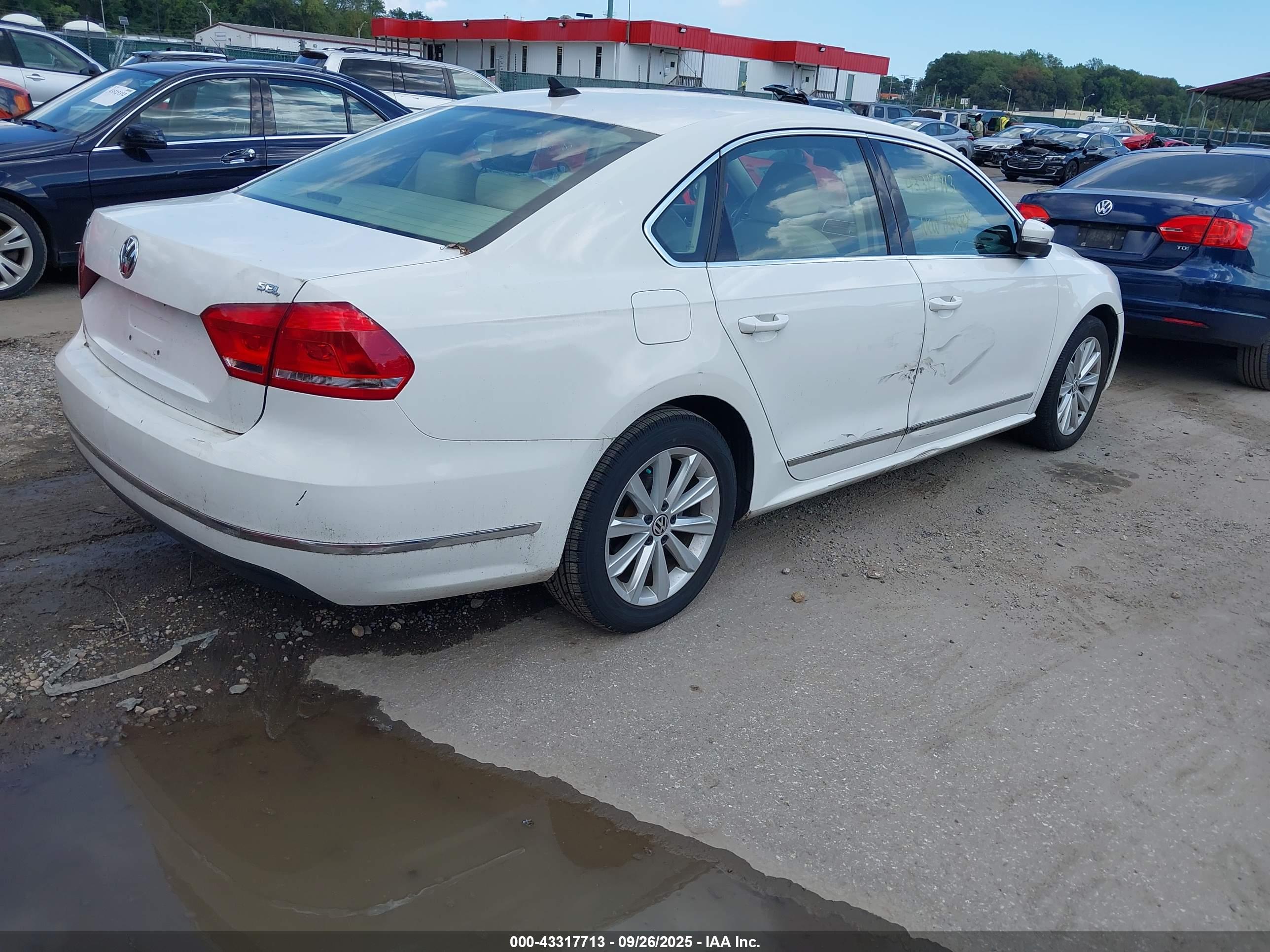 VOLKSWAGEN PASSAT image 4