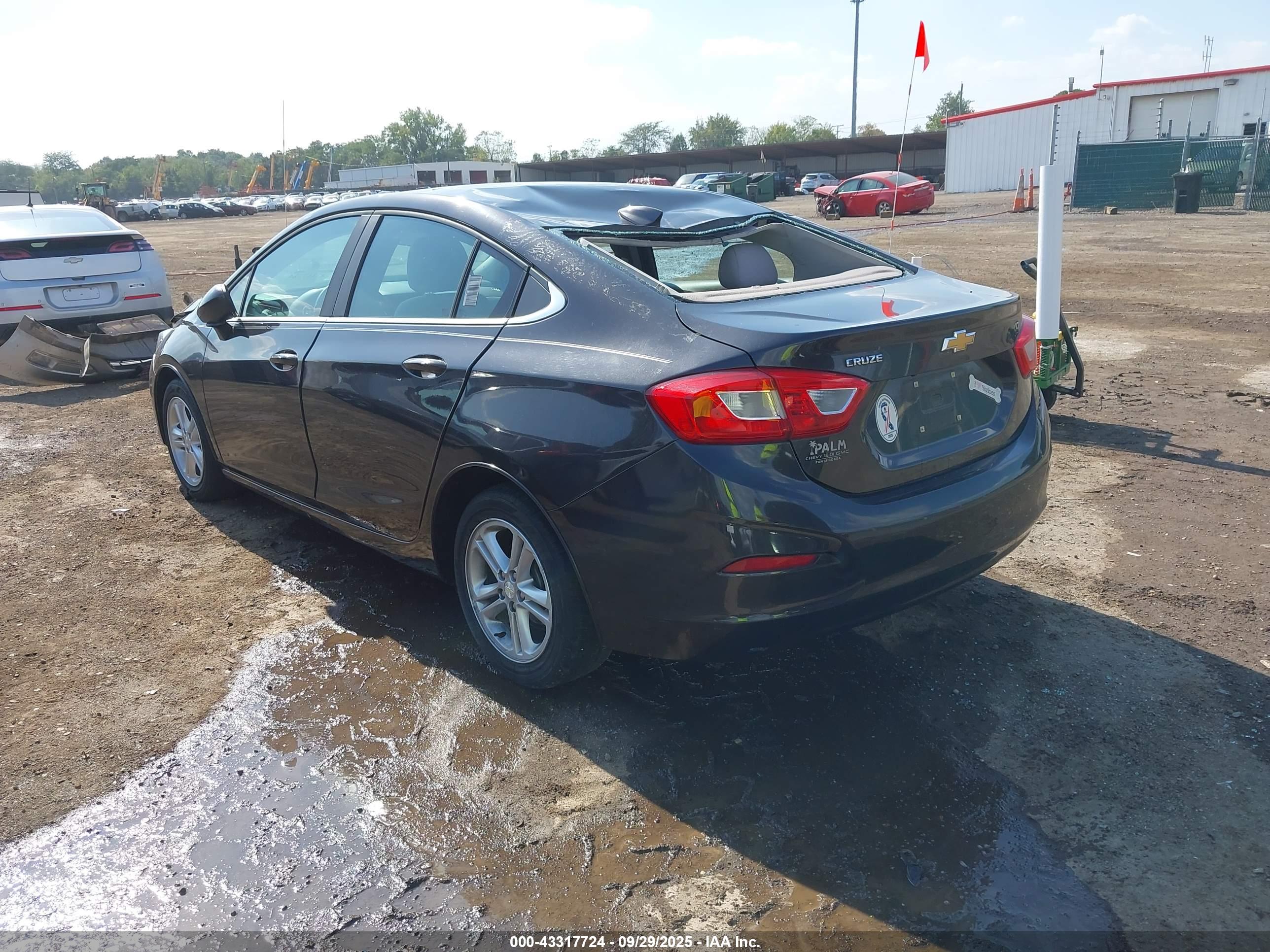 CHEVROLET CRUZE image 3