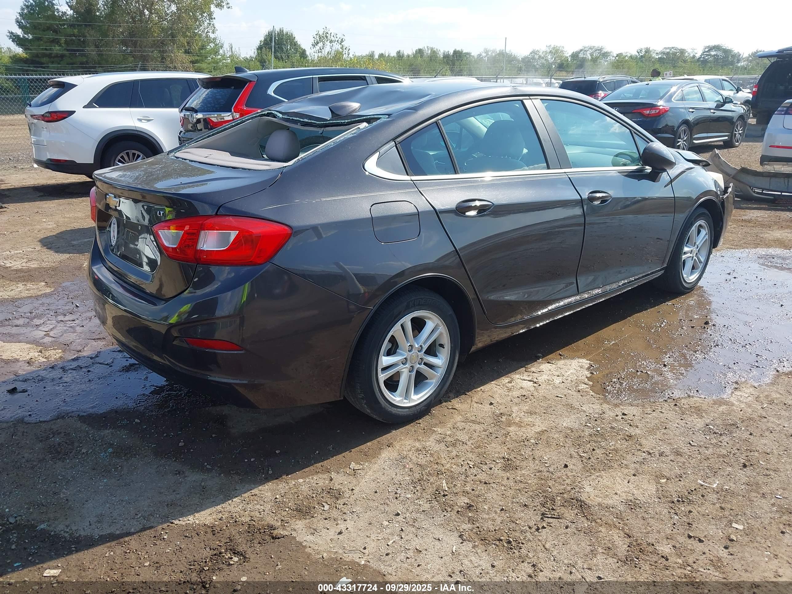 CHEVROLET CRUZE image 4