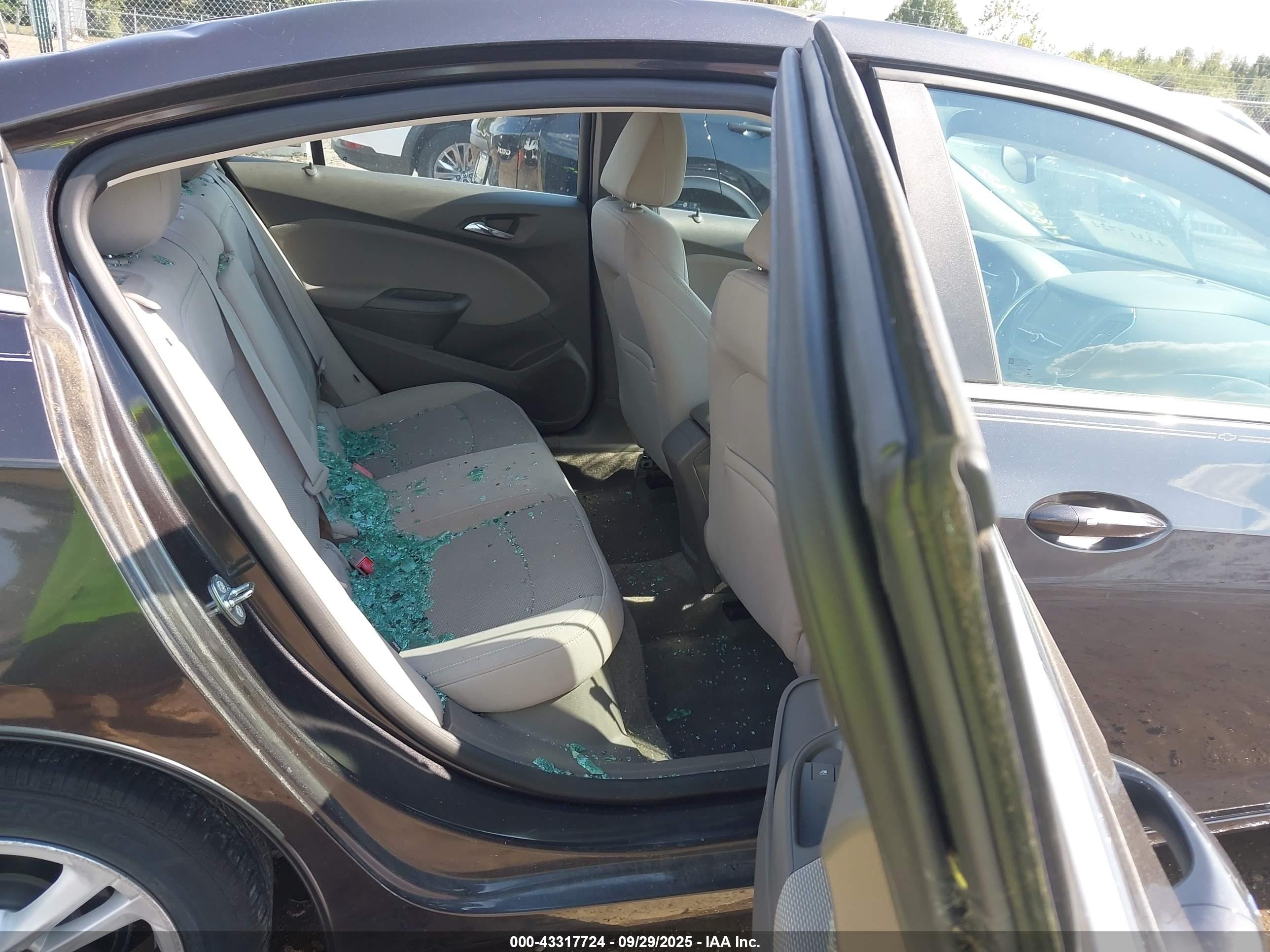CHEVROLET CRUZE image 8
