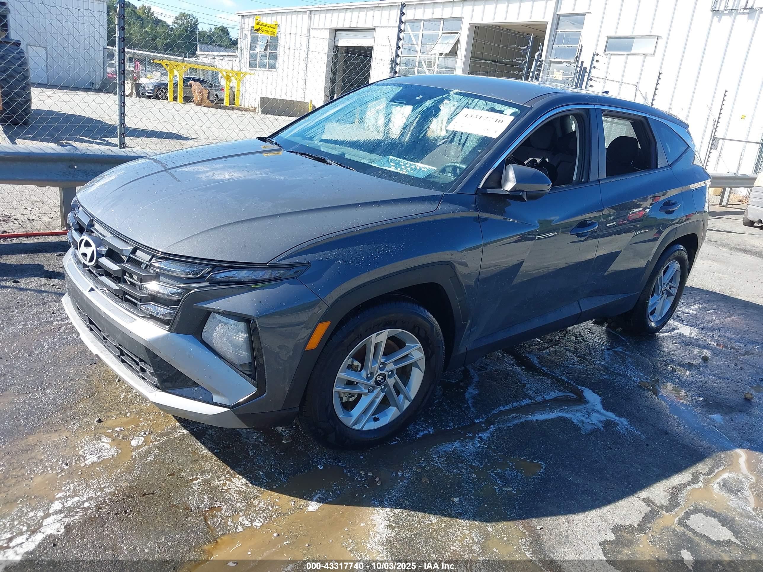 HYUNDAI TUCSON image 2
