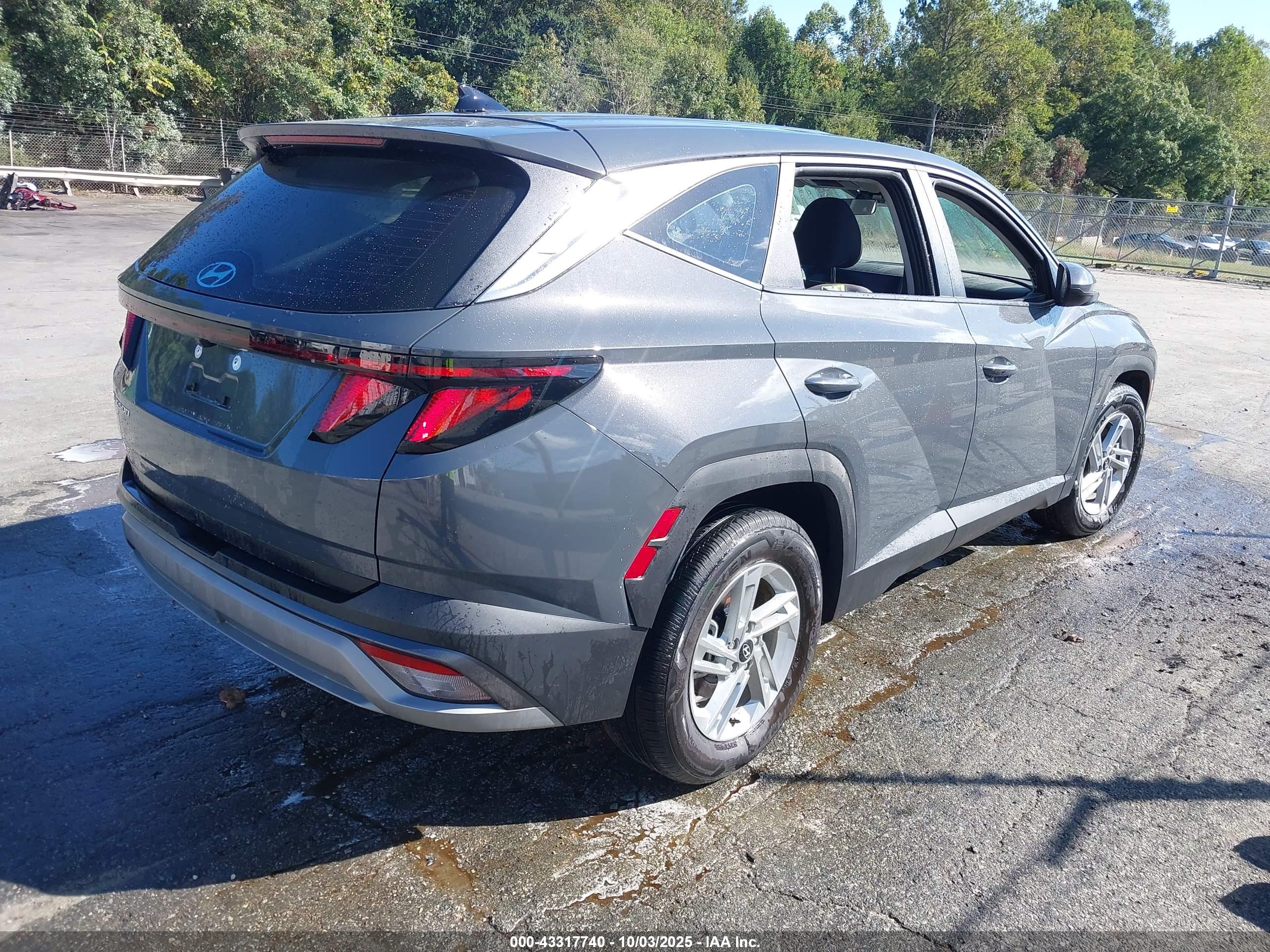 HYUNDAI TUCSON image 4