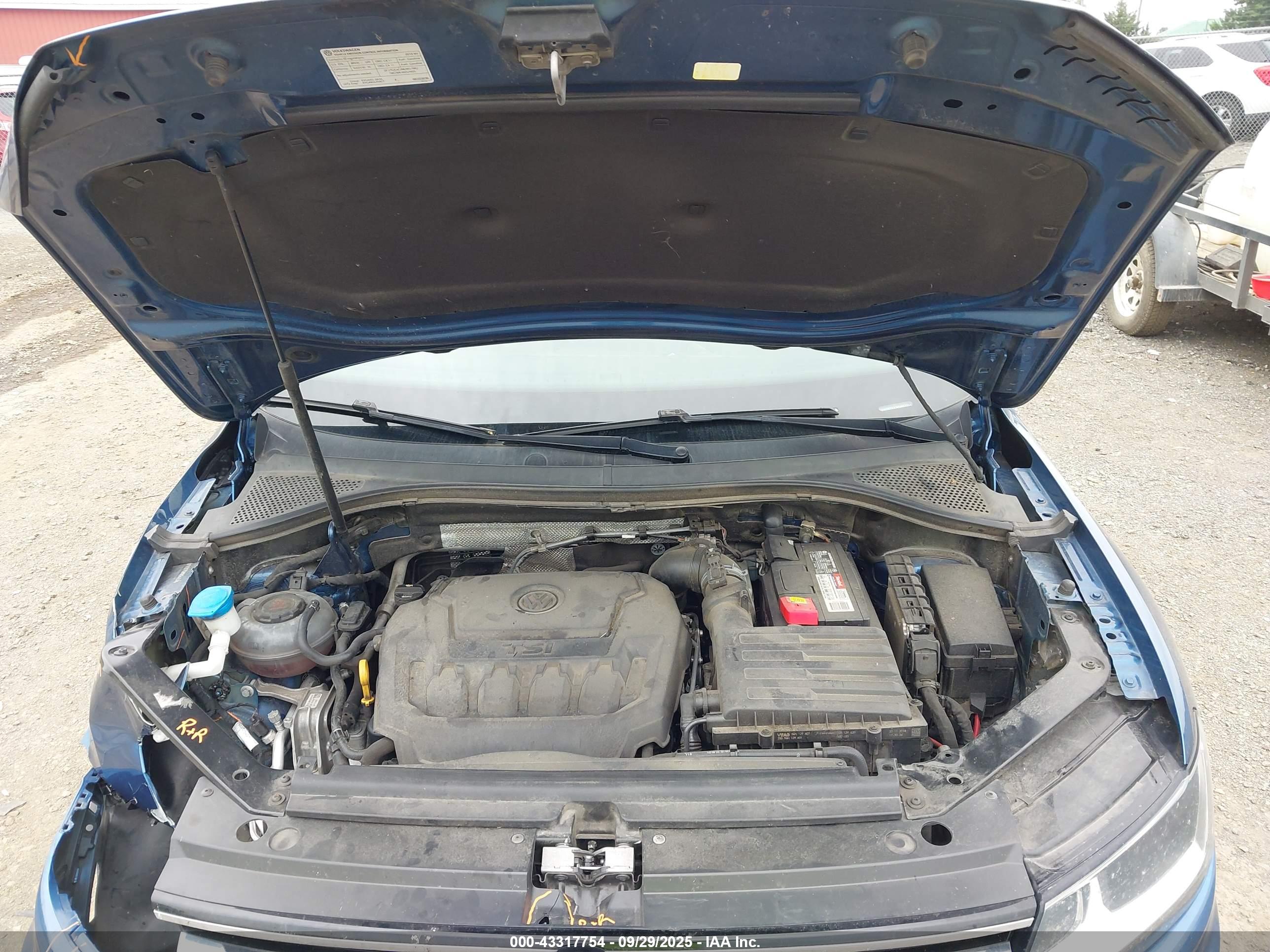 VOLKSWAGEN TIGUAN image 10