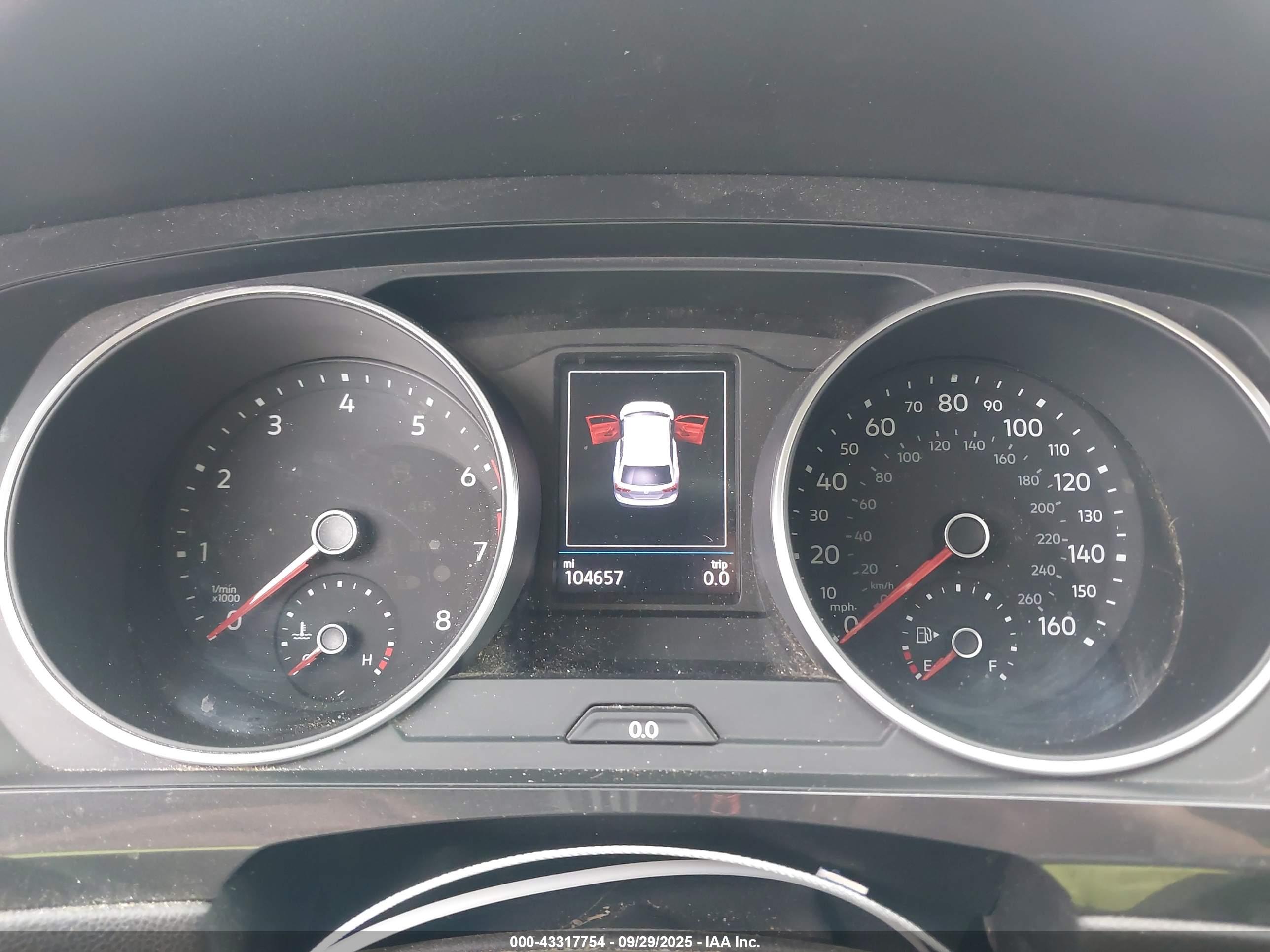 VOLKSWAGEN TIGUAN image 7