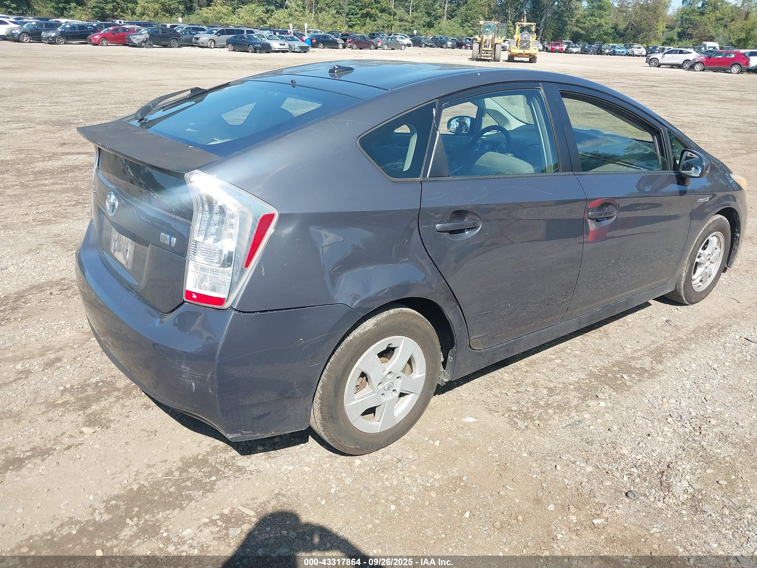TOYOTA PRIUS image 4
