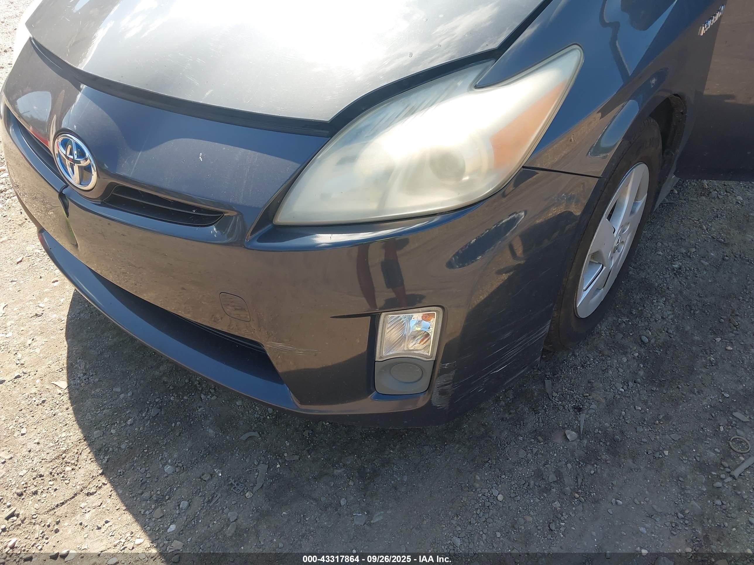 TOYOTA PRIUS image 6