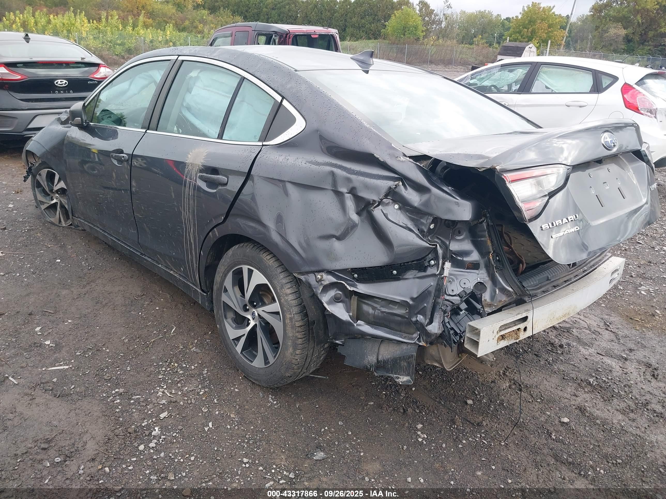 SUBARU LEGACY image 3