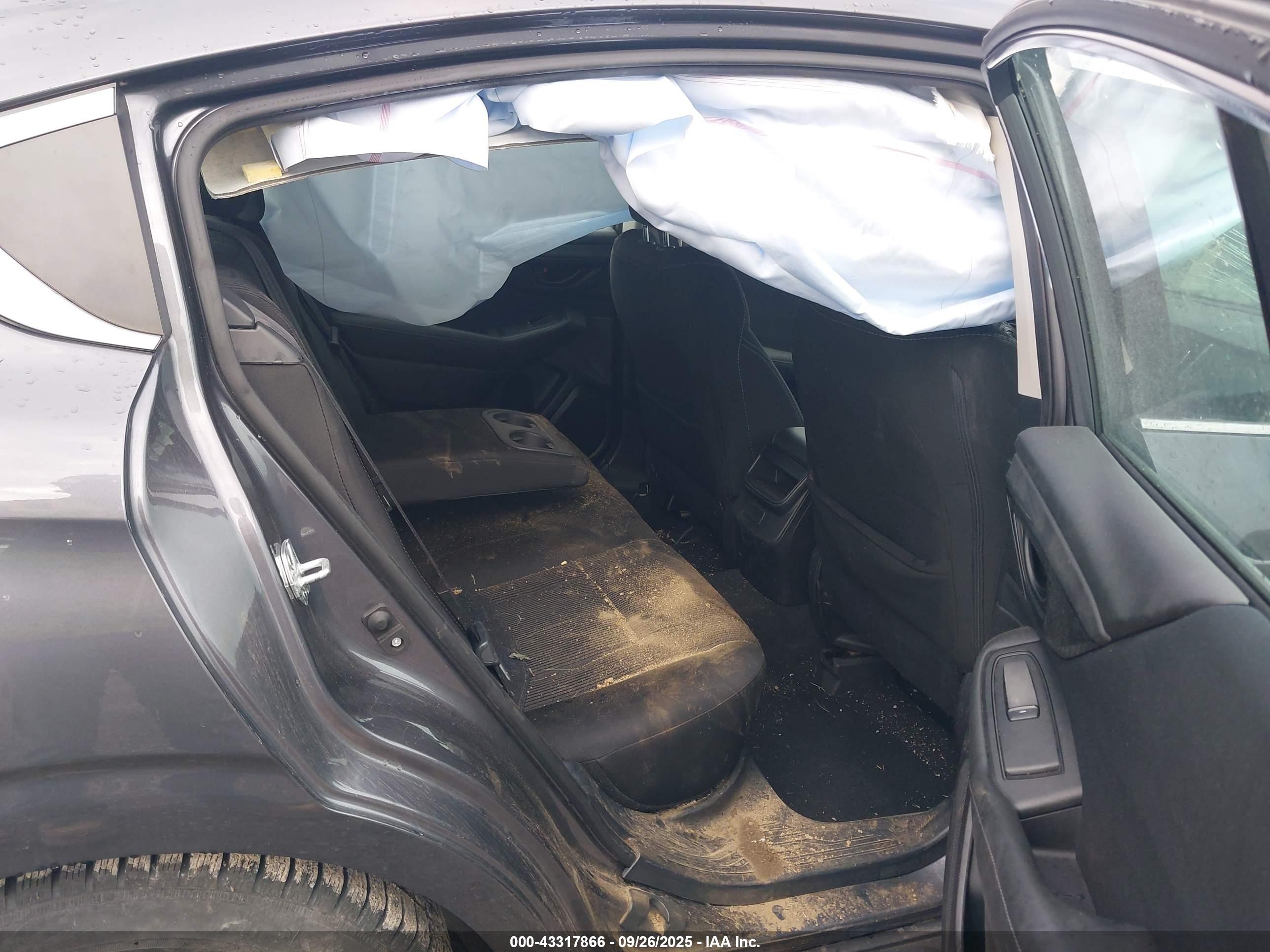 SUBARU LEGACY image 8